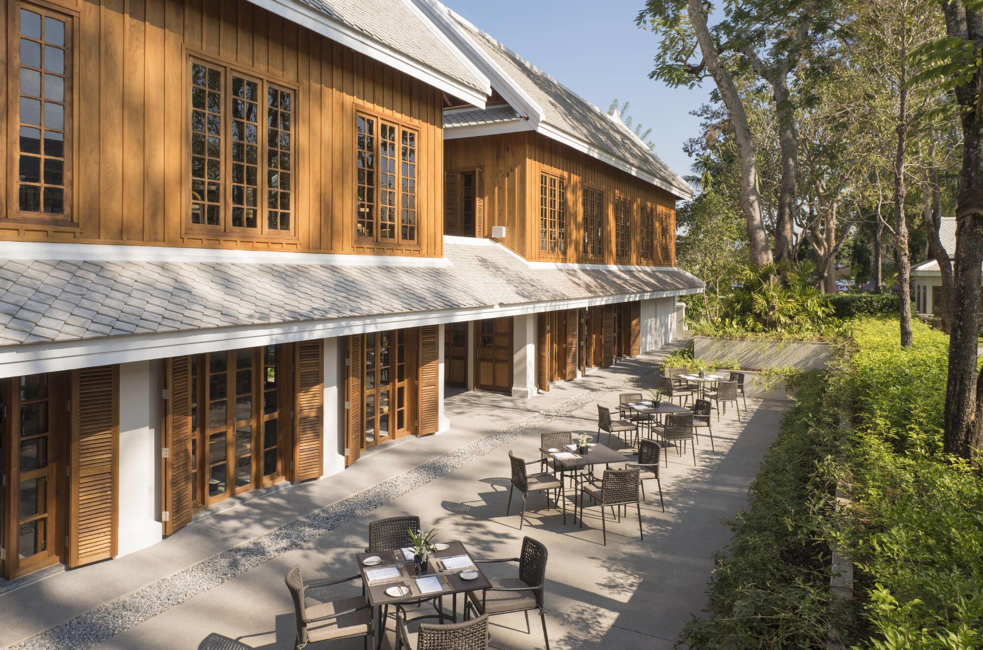 AVANI+ Luang Prabang: Bistro Outdoor