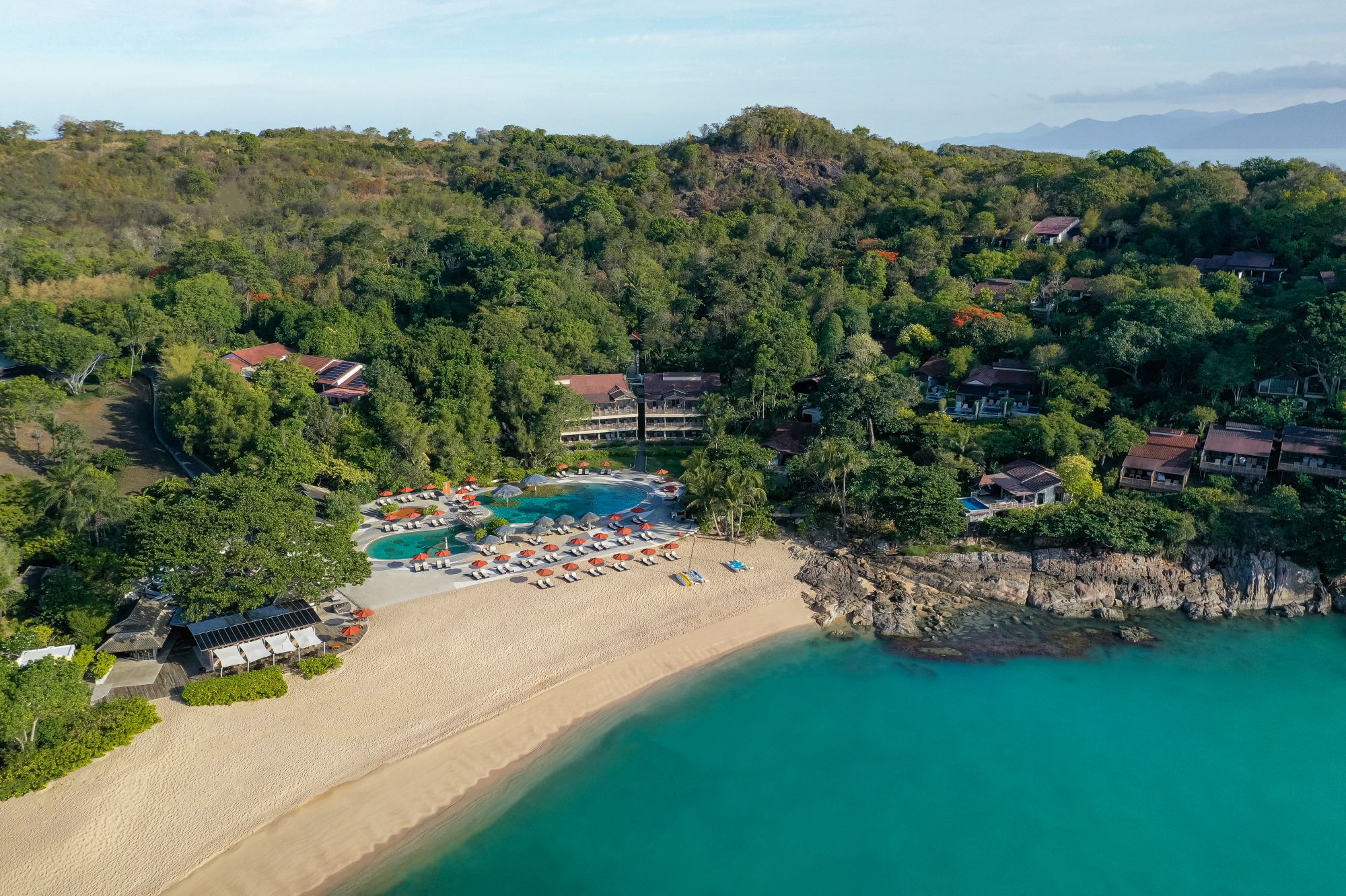 Garrya Tongsai Bay Samui in Ko Samui: exterior: Main Pool & Beach