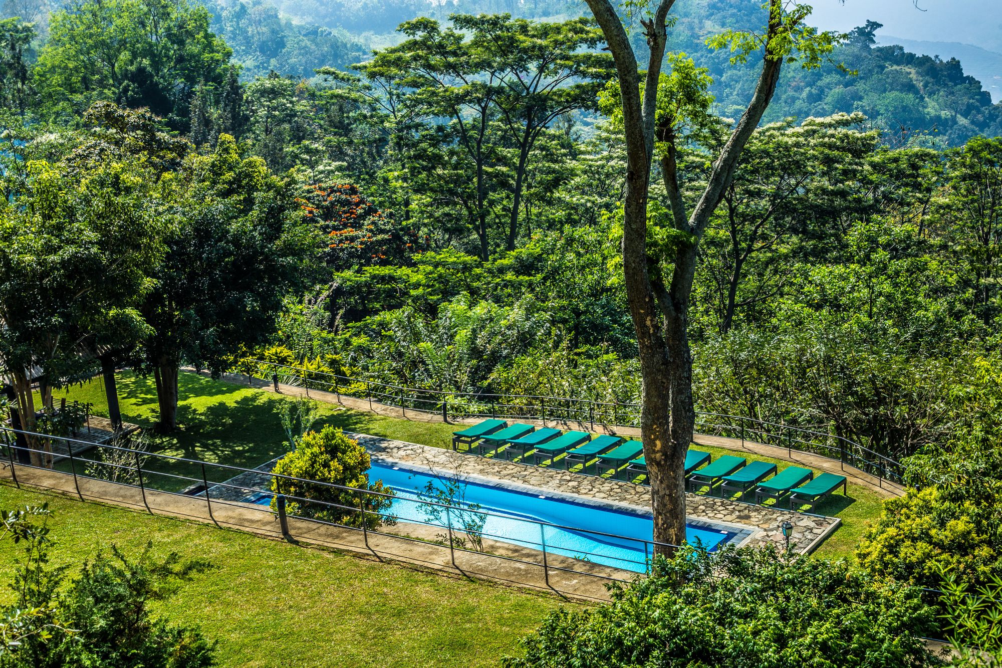 Melheim Resort in Ella/Haputale/Koslanda: Garden with Pool