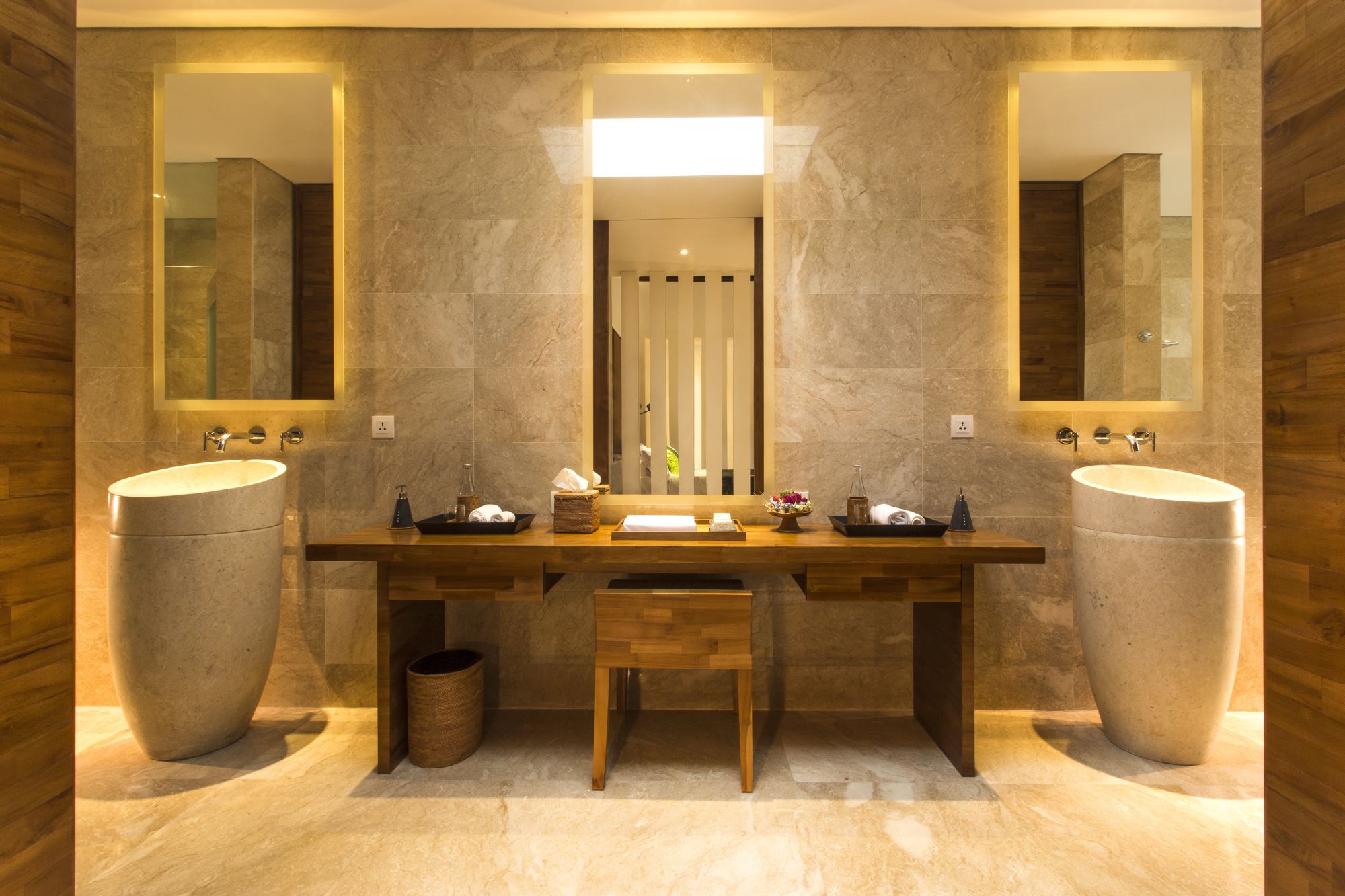 Candi Beach Resort & Spa in Ostbali:  Luxury Pool Villa | Bathroom