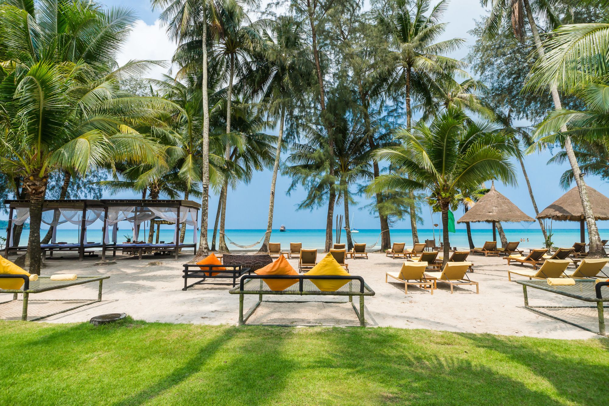 High Season Pool Villa & Spa in Ko Kood: Beach Time