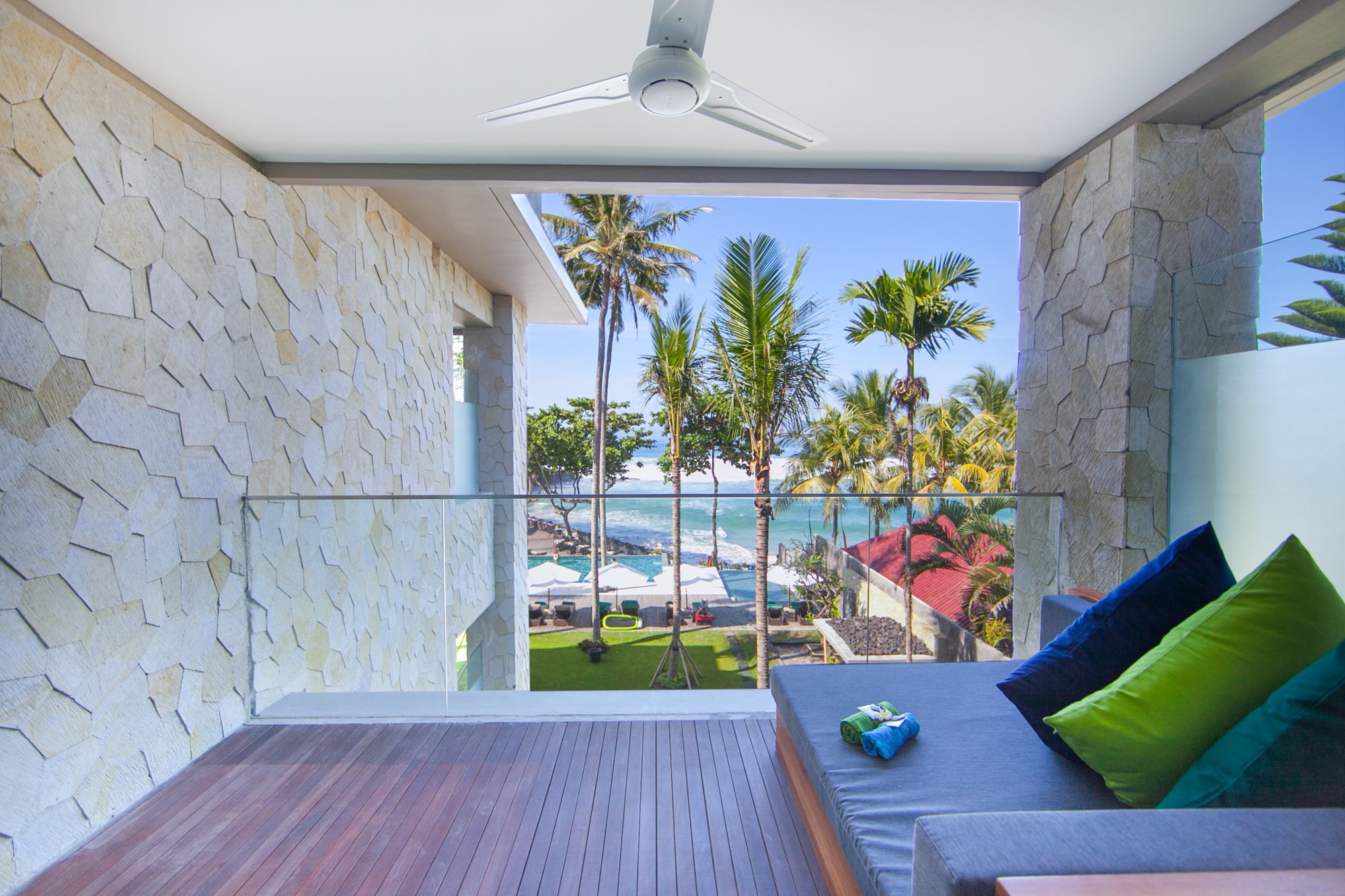 Candi Beach Resort & Spa in Ostbali:  Junior Suite Ocean View | balcony