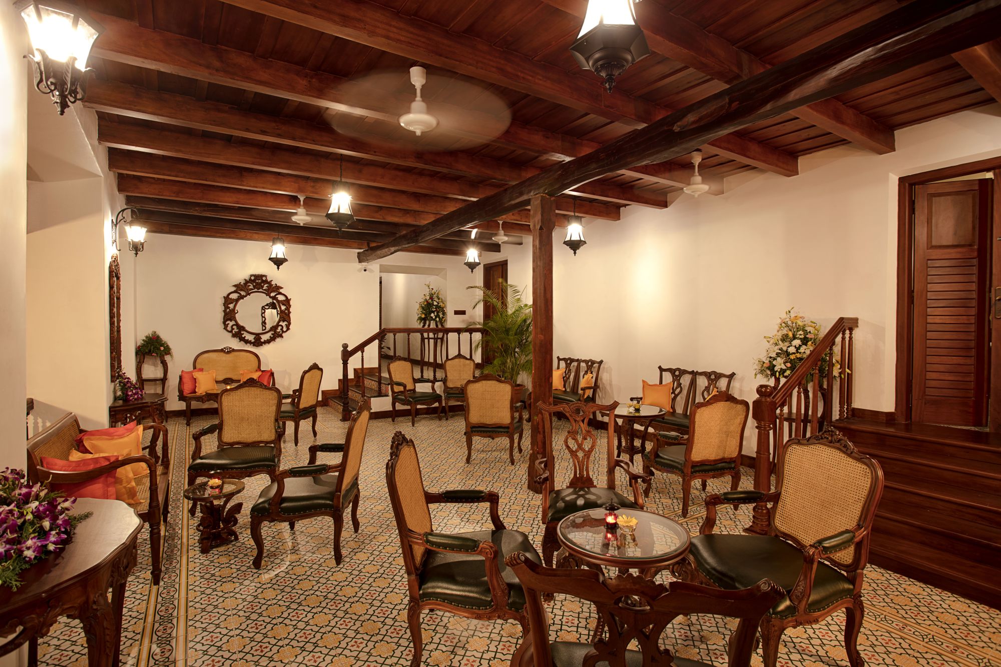 Forte Kochi: Library Lounge