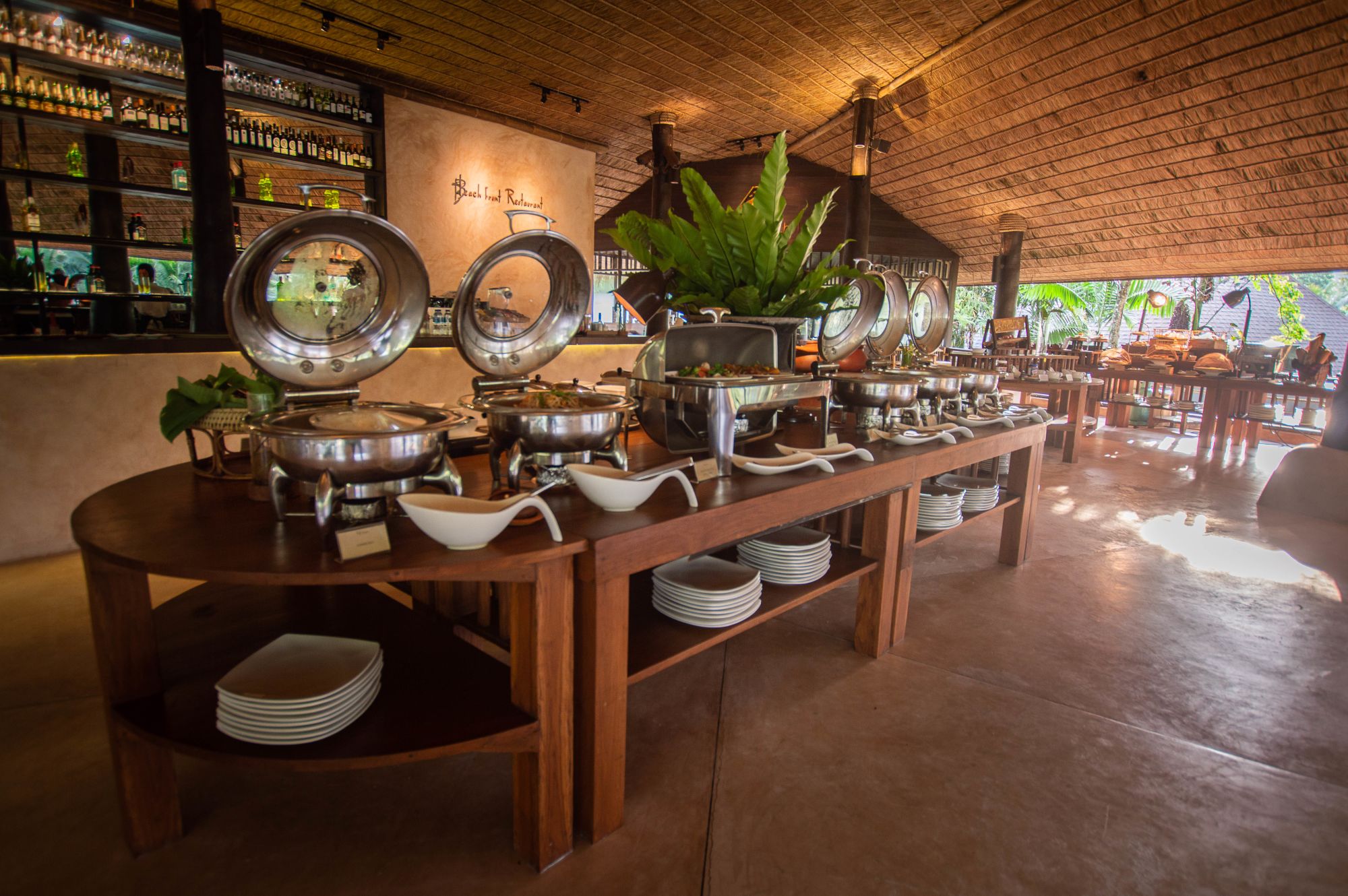 High Season Pool Villa & Spa in Ko Kood: Beachfront Restaurant