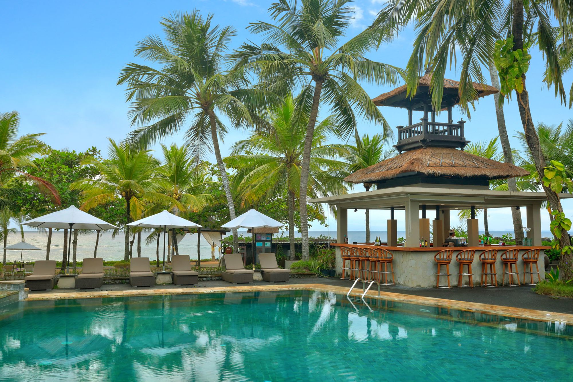 Candi Beach Resort & Spa in Ostbali:  Ombak Bar