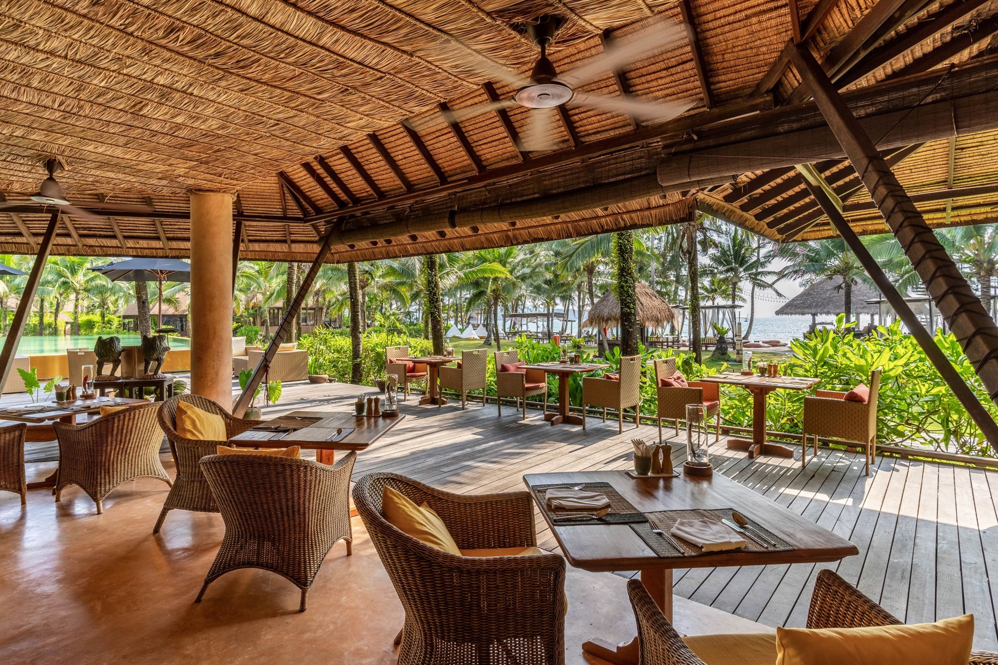 High Season Pool Villa & Spa in Ko Kood: Beach Front Restaurant
