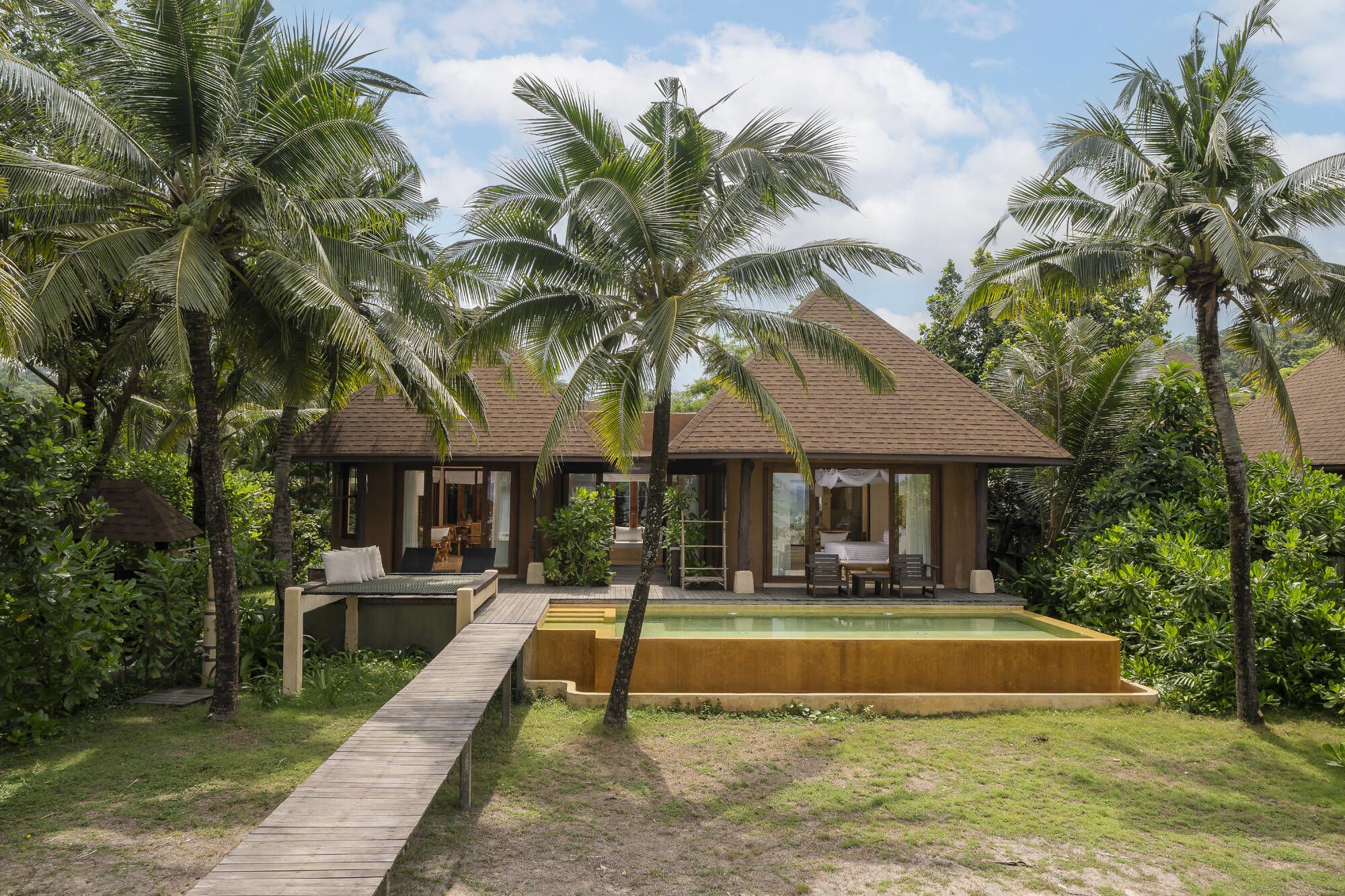 High Season Pool Villa & Spa in Ko Kood: Beachfront Suite Pool Villa