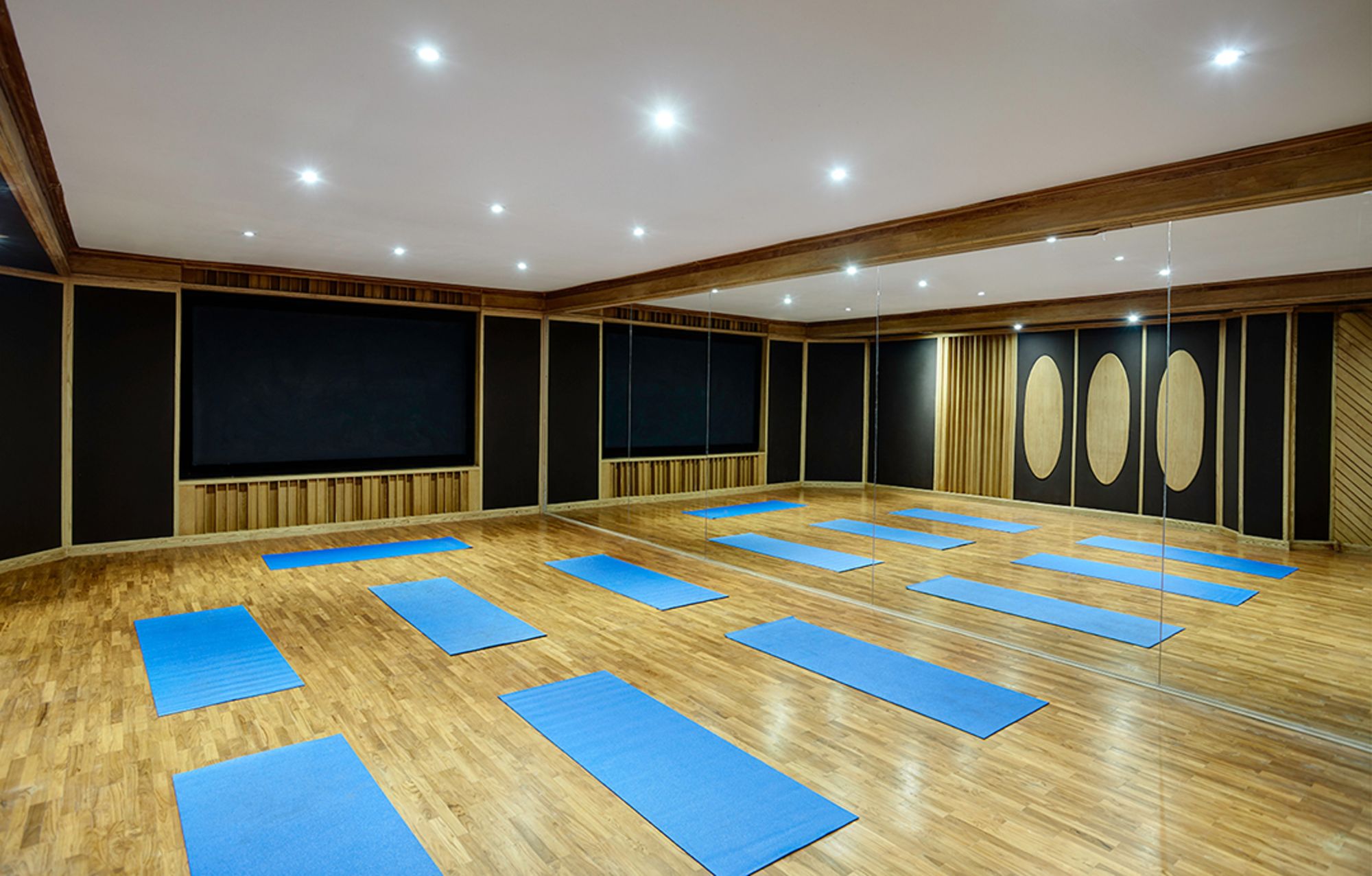 Rawi Warin Resort & Spa in Ko Lanta: Yoga Room