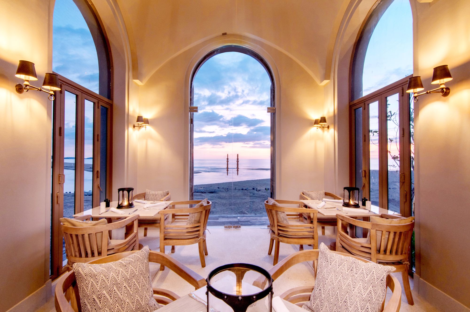 Devasom Khao Lak Beach Resort & Villas: Devasom Beach Grill & Bar