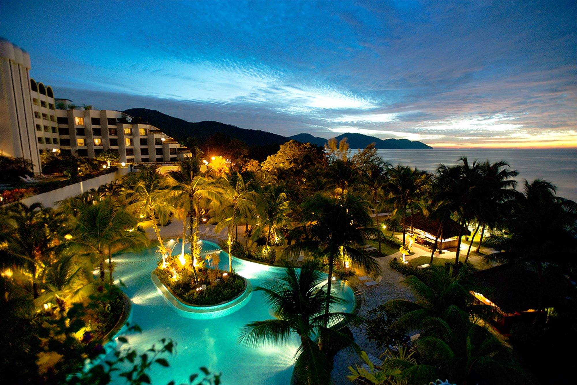 Parkroyal Penang Resort: Night shot