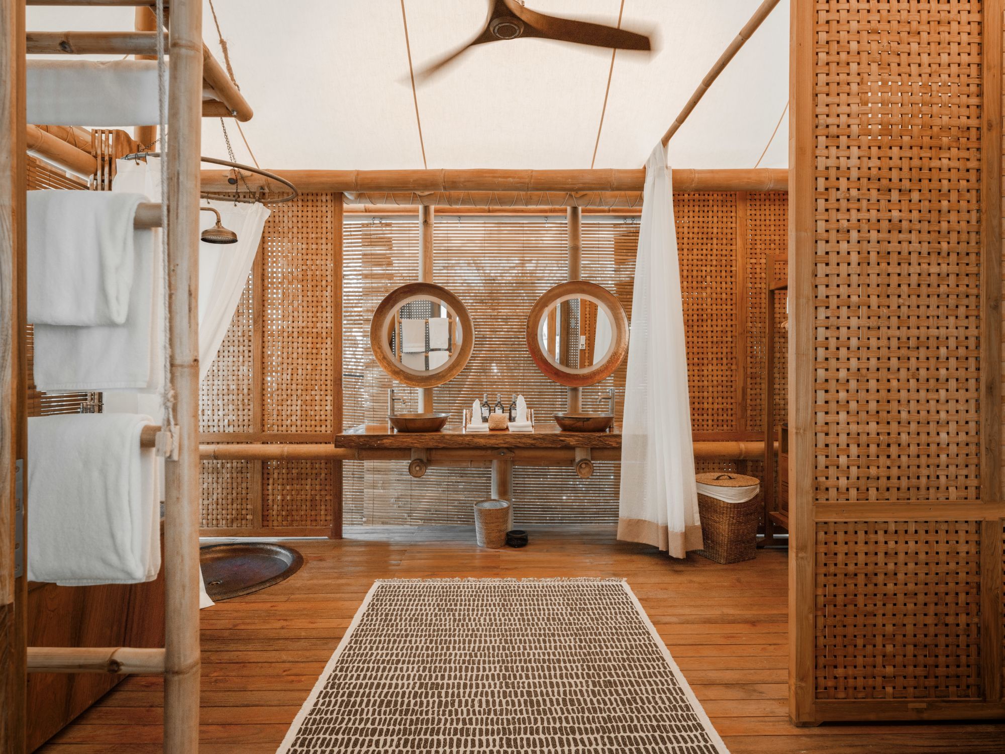 Bawah Reserve: Tented Beach Suite | Bathroom