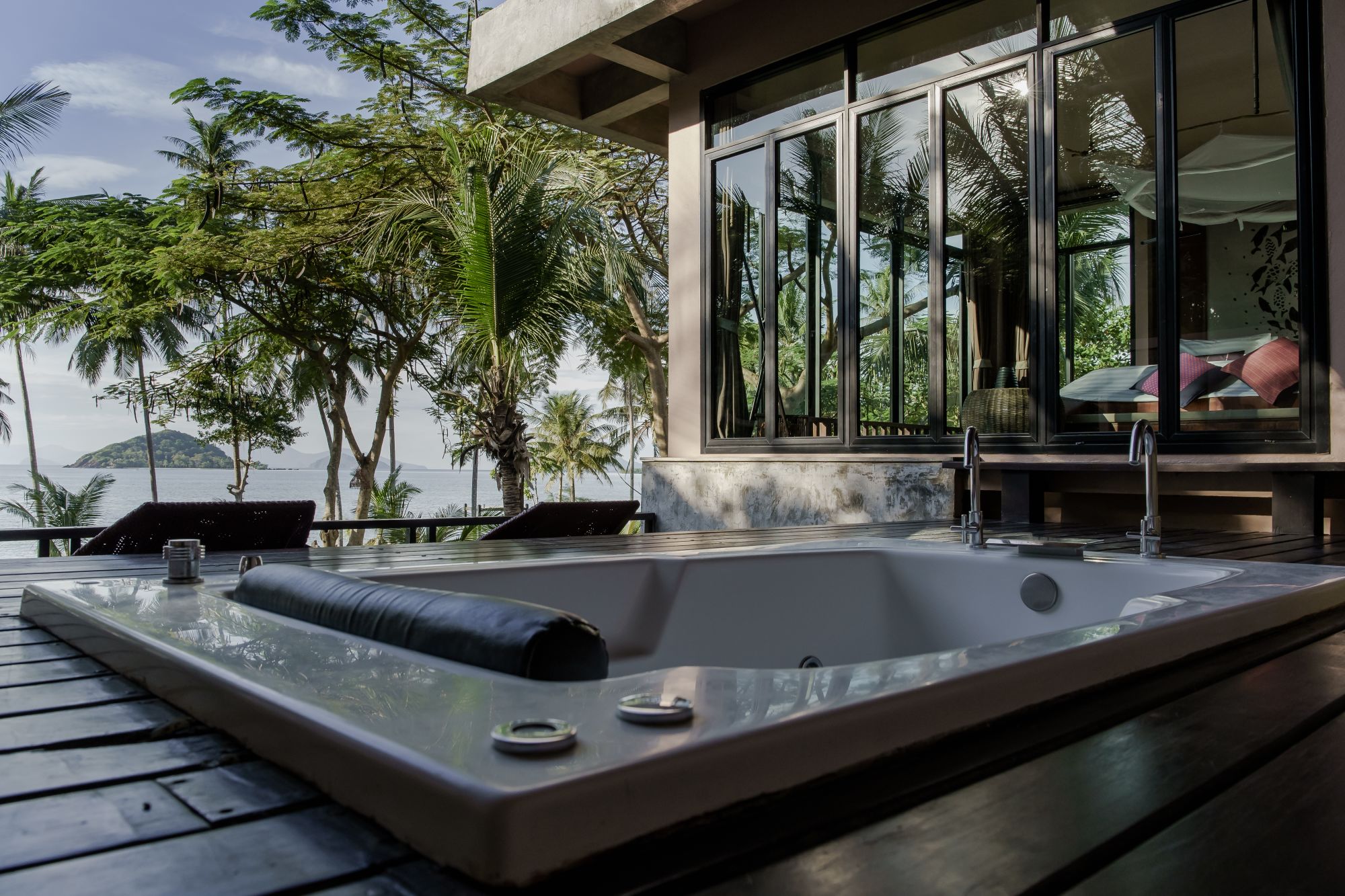 Seavana Beach Resort à Ko Mak: Jacuzzi Balcony Seaview