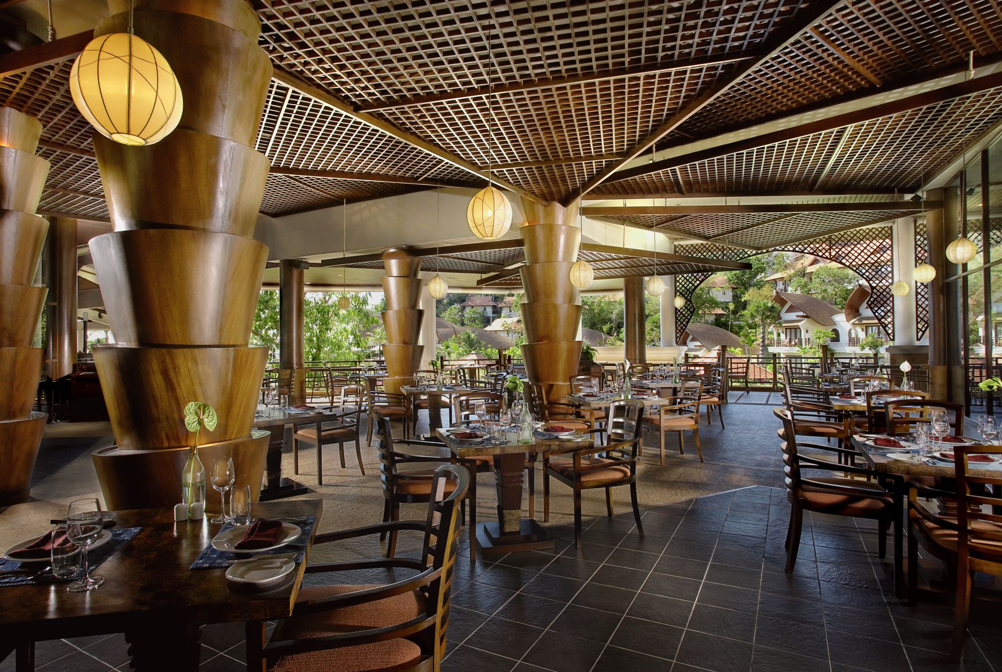Rawi Warin Resort & Spa in Ko Lanta: The Golden Pond