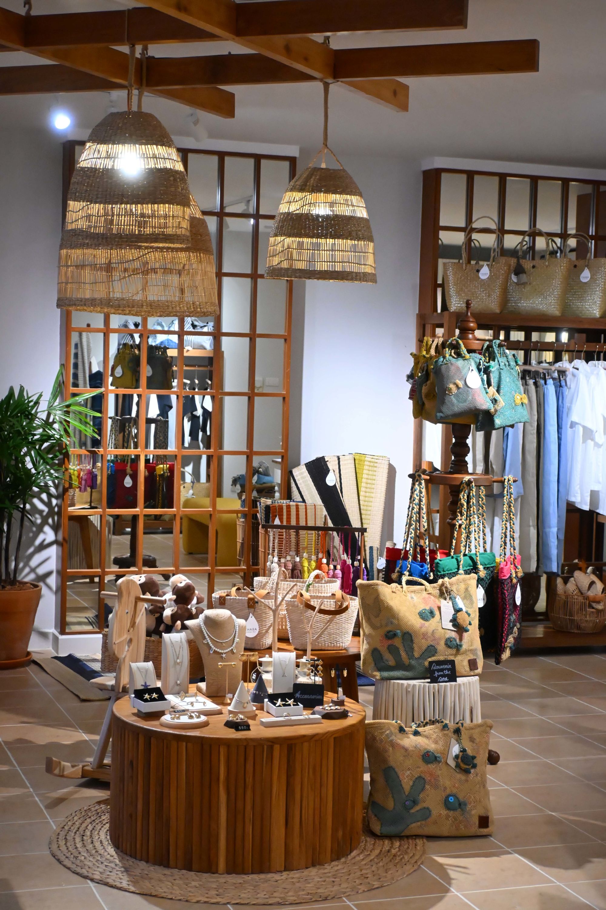 Rawi Warin Resort & Spa in Ko Lanta: Thara Lifestyle Shop