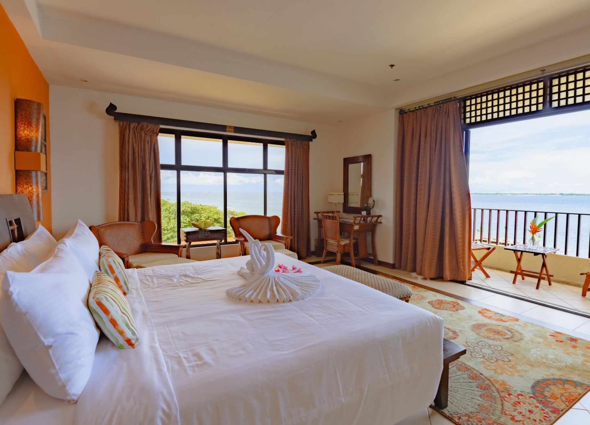 Costabella Tropical Beach Hotel à Cebu: Seafront Junior Suite