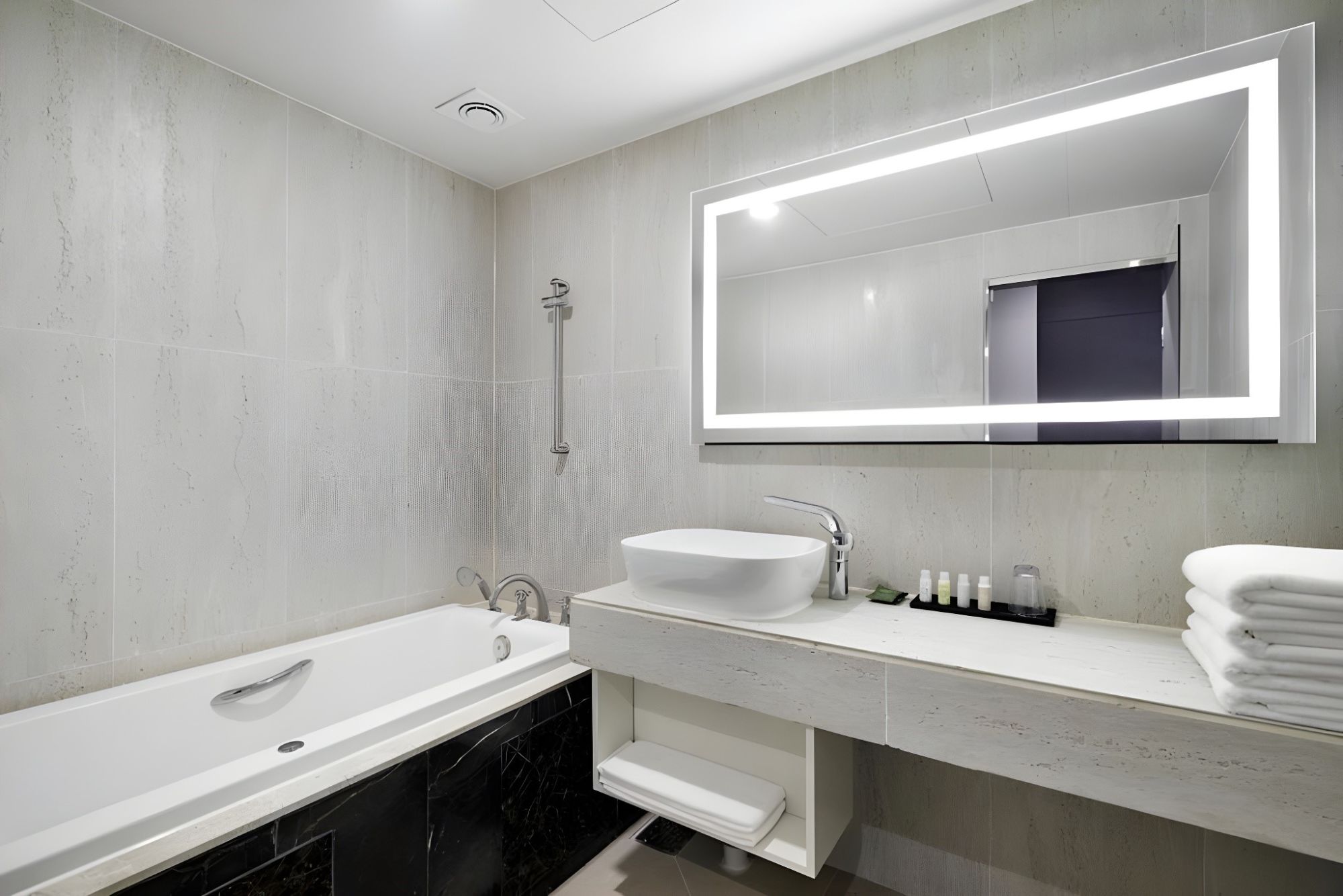 Arban City Hotel in Busan: Standard | Bathroom