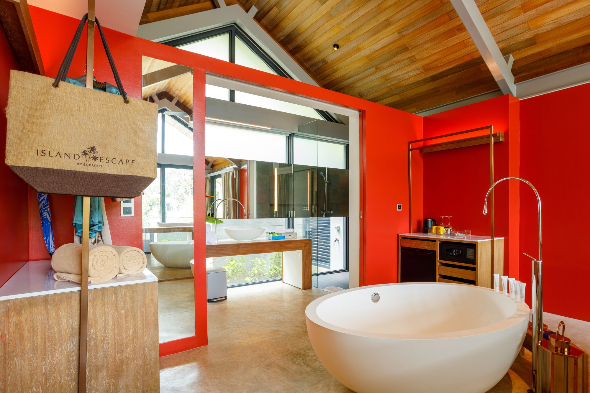 Island Escape by Burasari à Phuket: One-Bedroom Lagoon Villa | bathroom