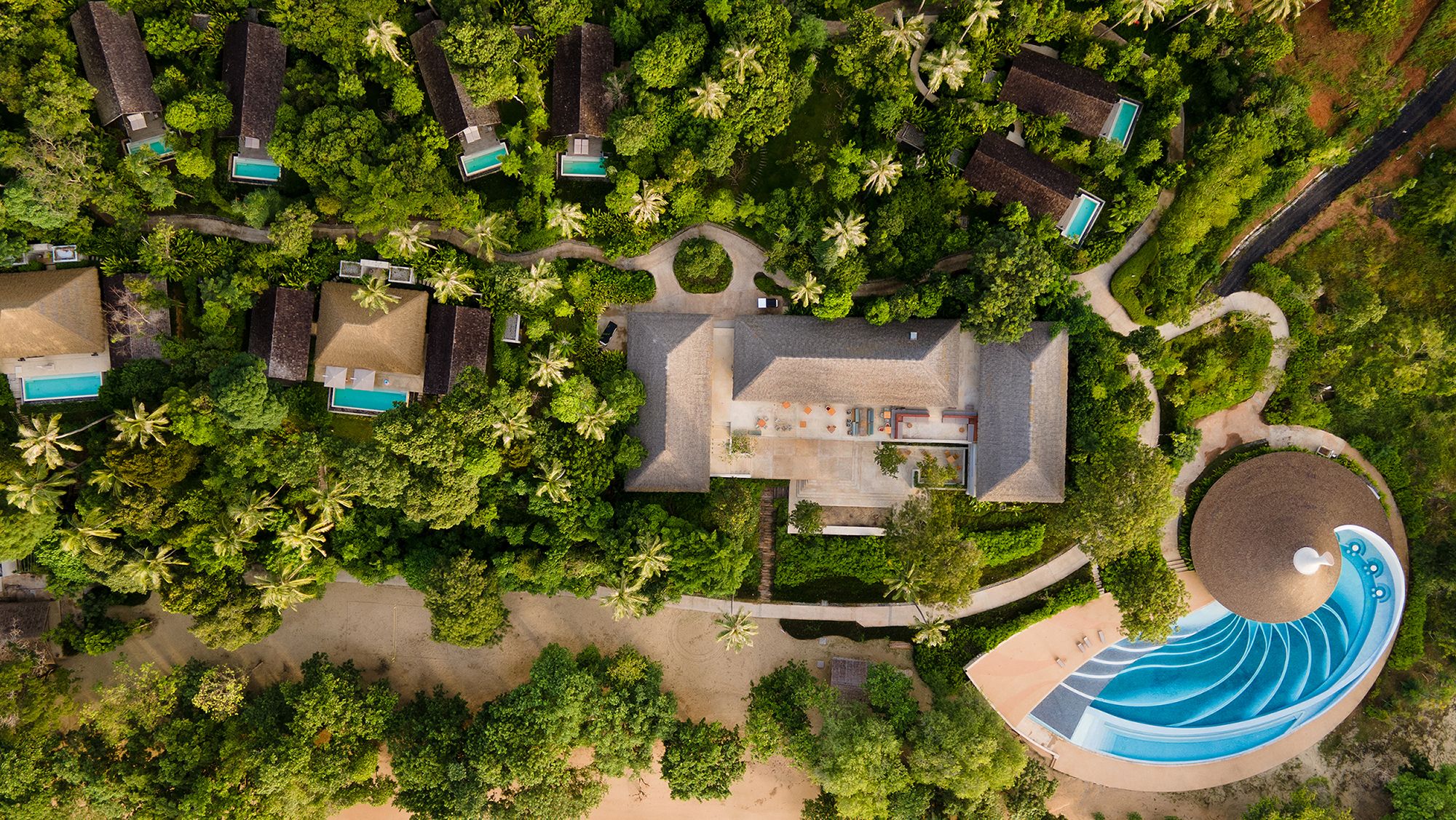 Island Escape by Burasari à Phuket: Ocean Zone Pool Overview