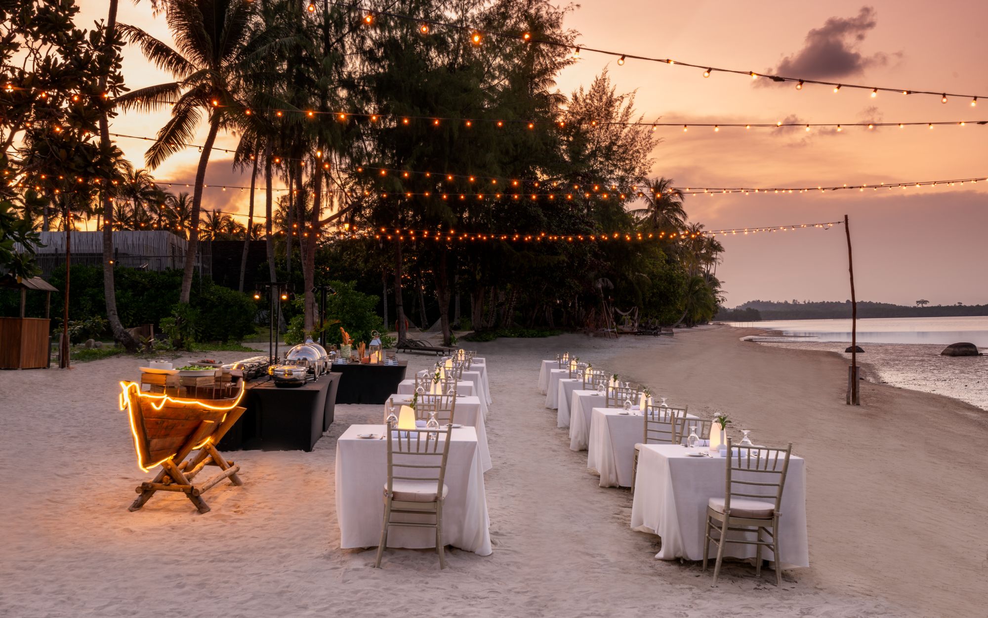 The Residence Bintan: Beach Dining