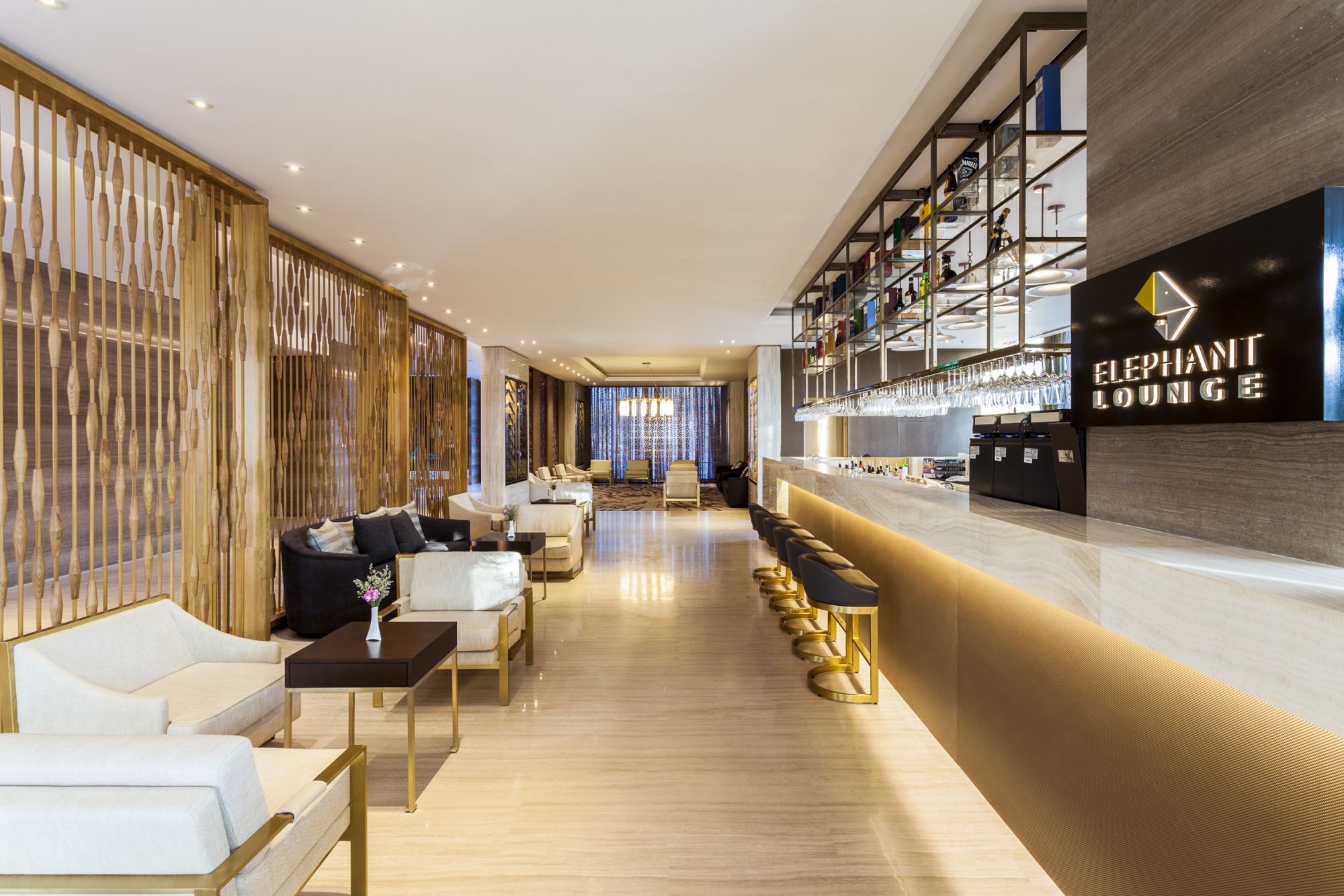 Crowne Plaza Vientiane: Elephant Lounge