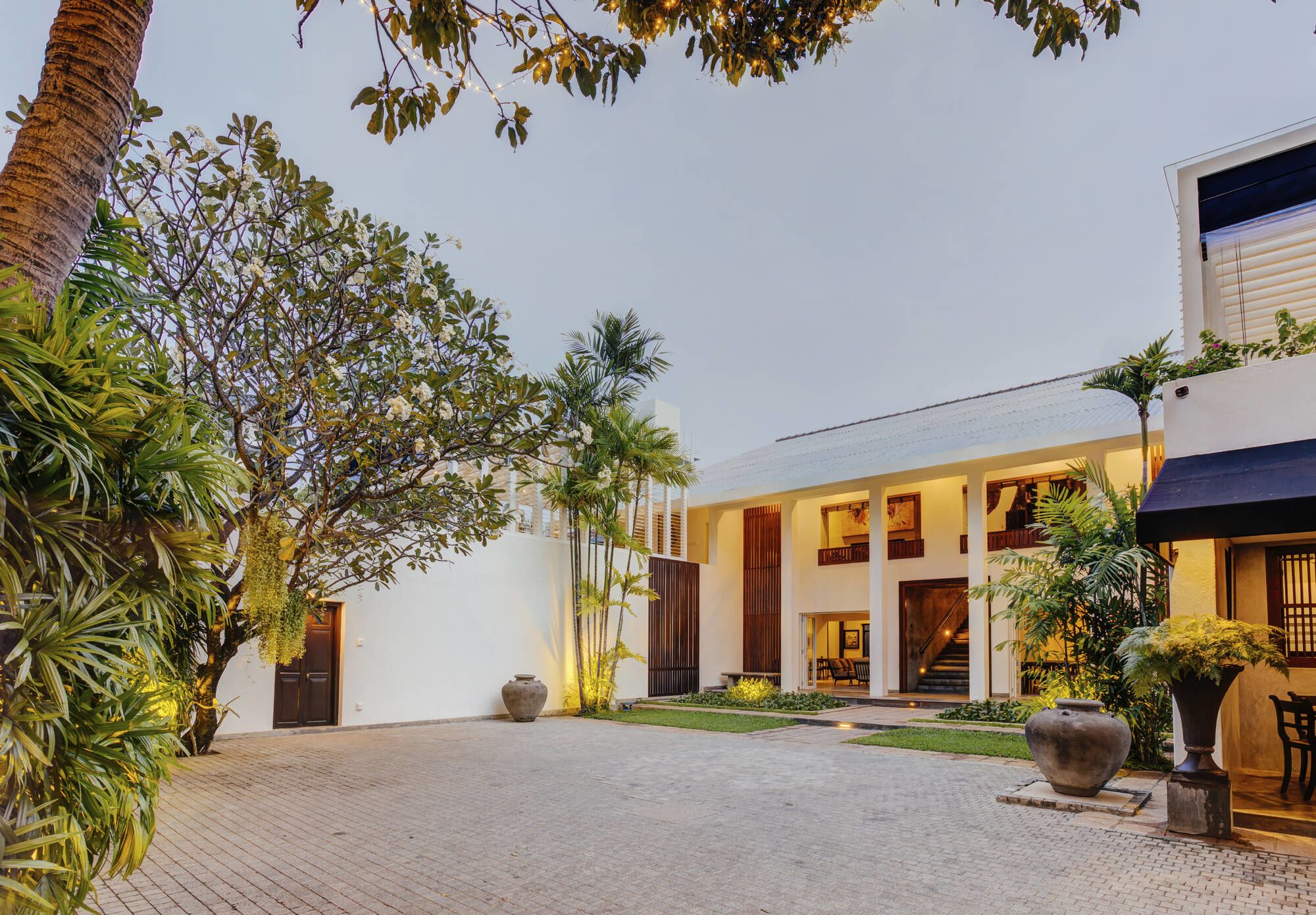 Nyne Hotels - Lake Lodge à Colombo: Hotel from outside