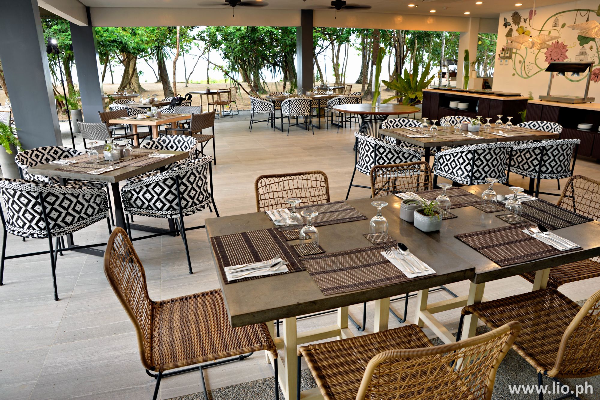 Huni Lio in Palawan: All Day Dining Restaurant