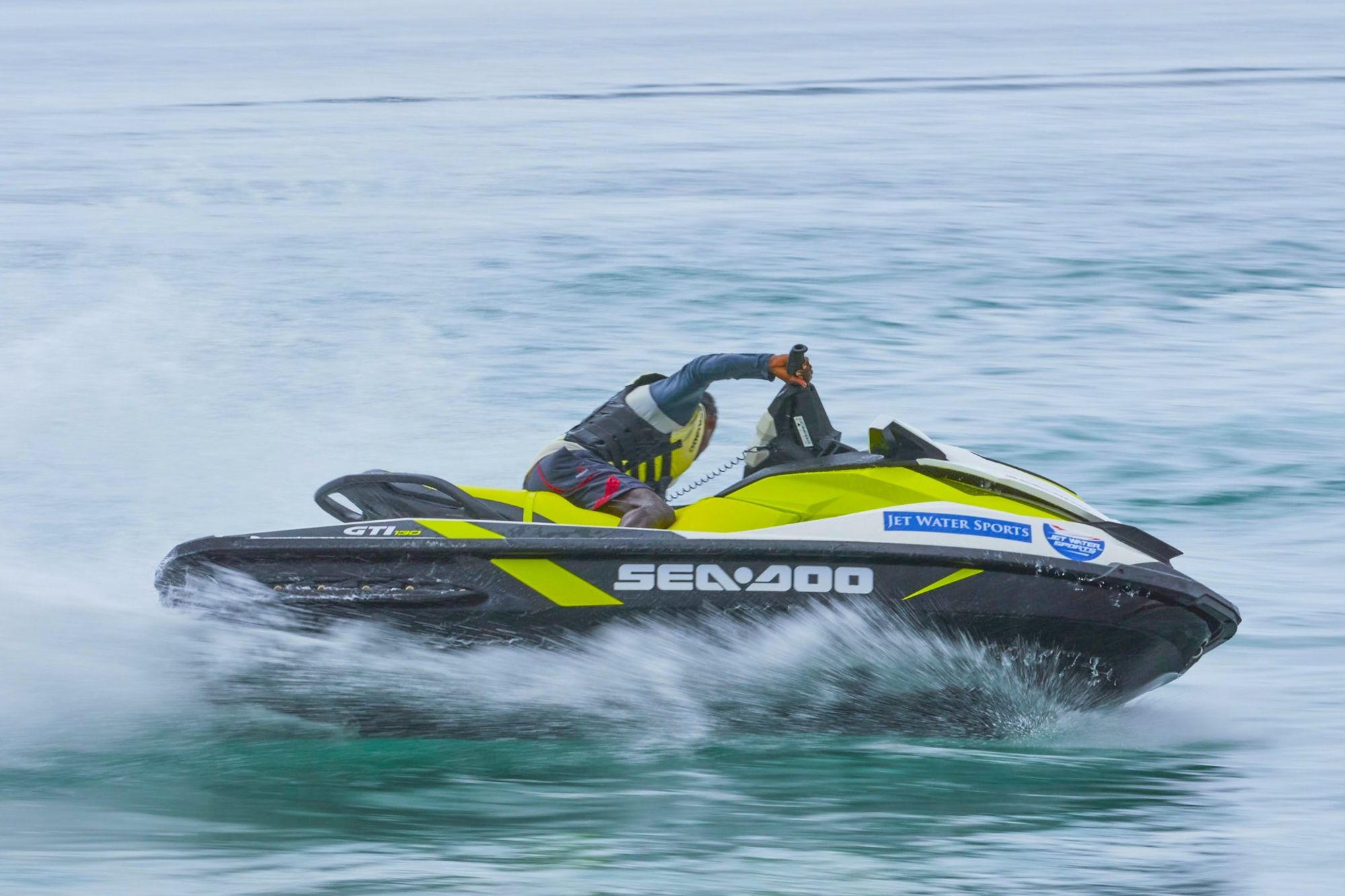 The Calm Resort & Spa in Passekudah: Jetski