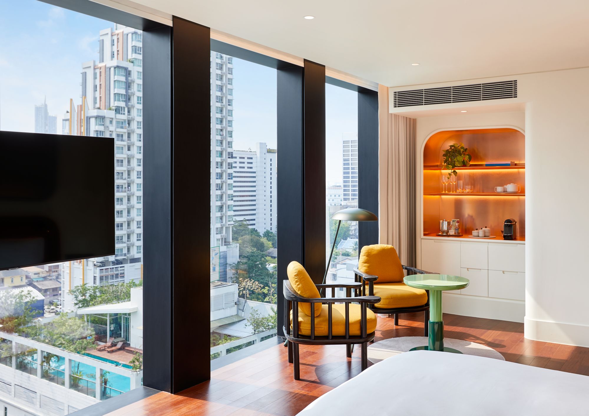 The Standard, Bangkok Mahanakhon: Corner Double | Corner King