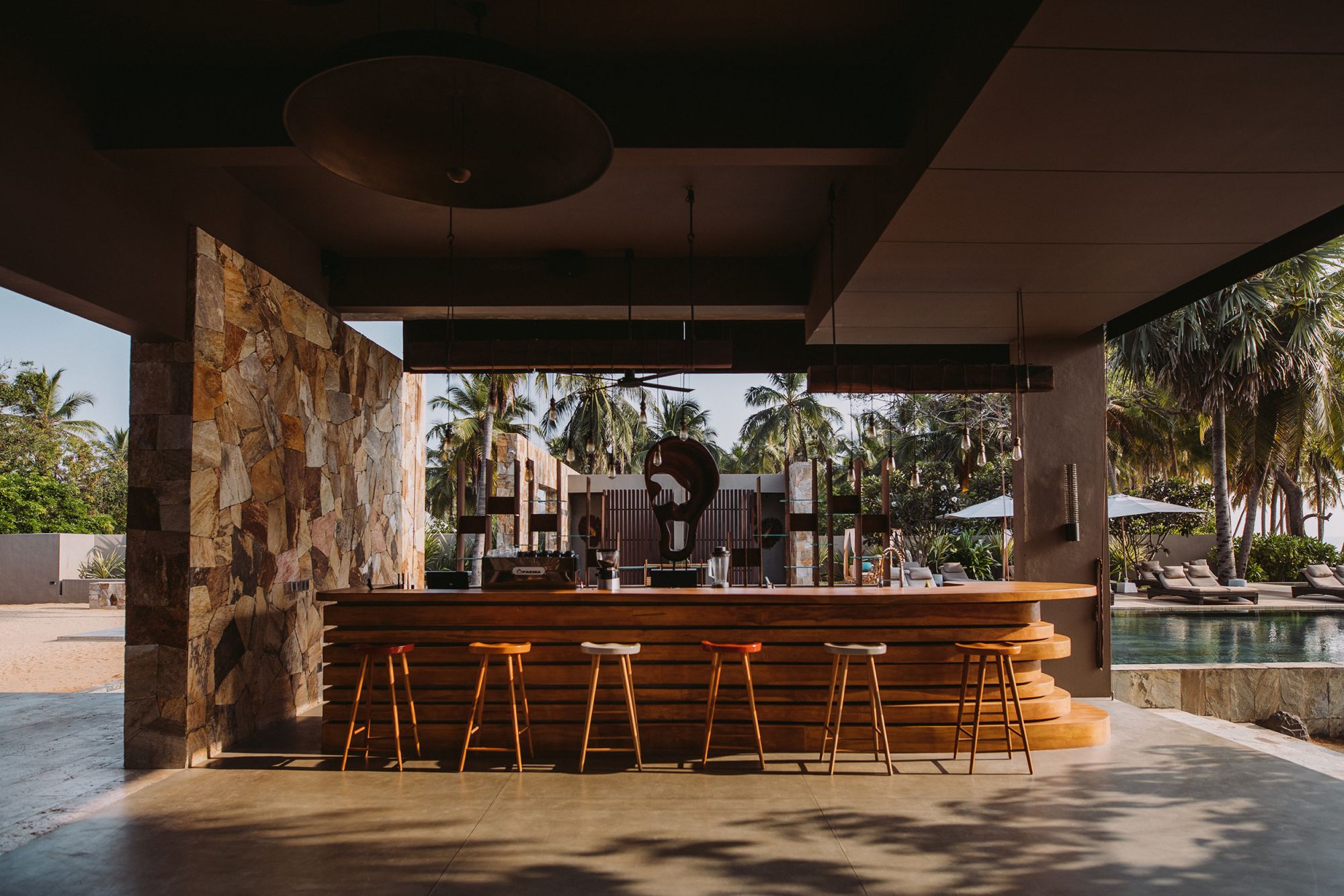 Karpaha Sands in Passekudah: Bar