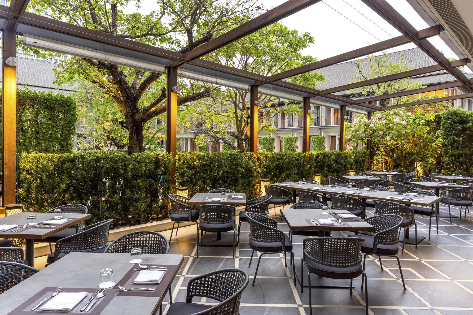 Villa Deva Resort & Hotel in Bangkok: Mayraya Wine Bar