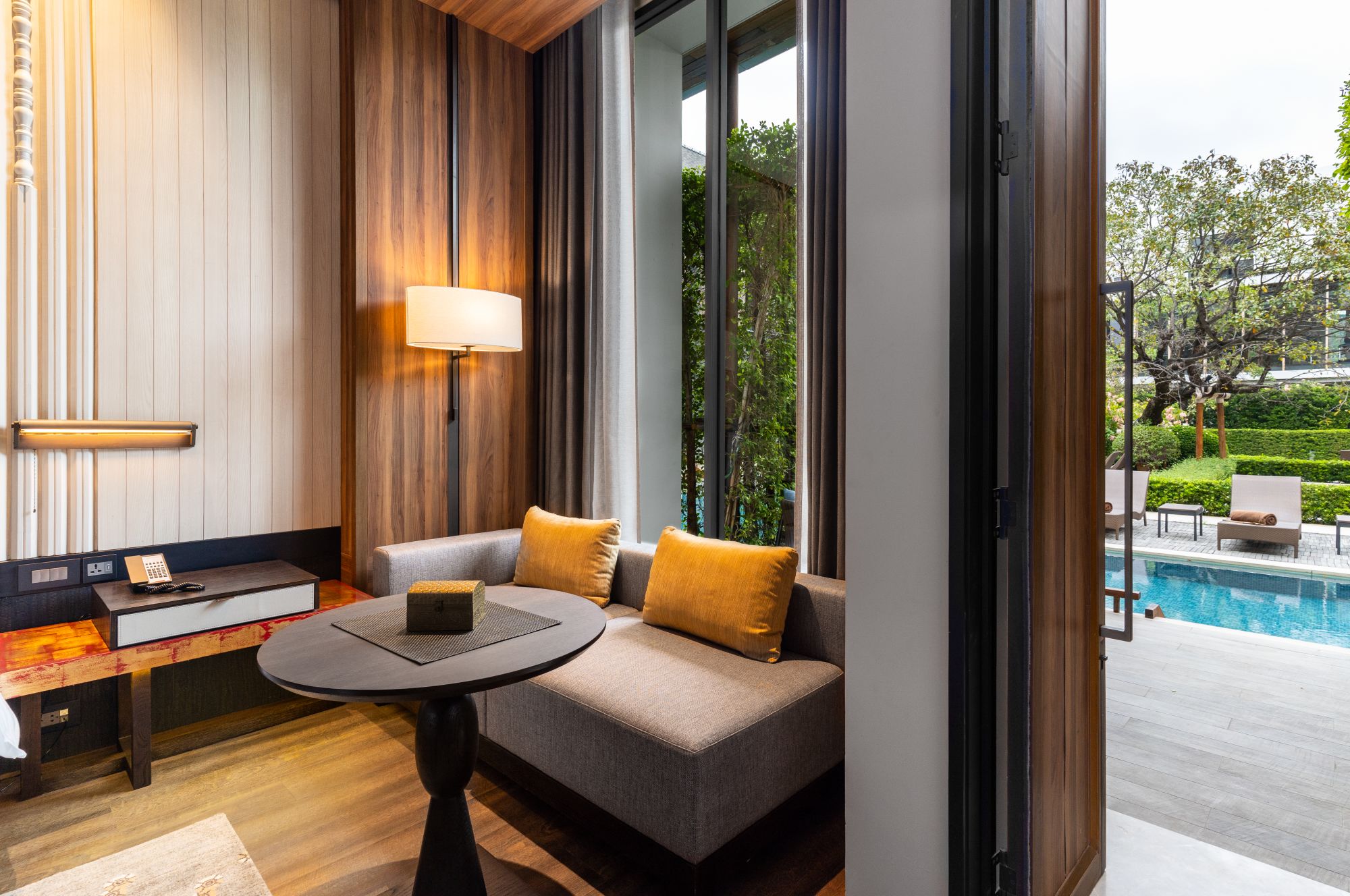 Villa Deva Resort & Hotel in Bangkok: Deluxe Pool Access