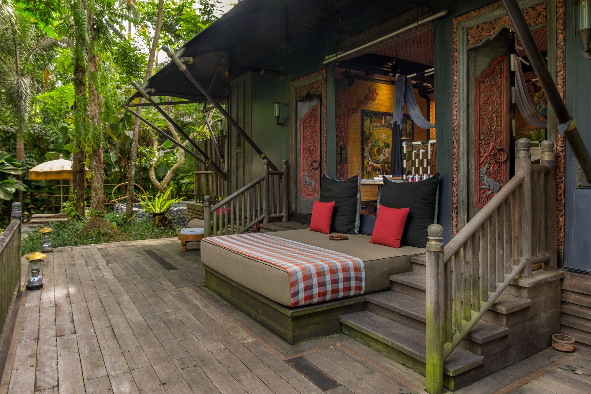 Capella Ubud, Bali: Rainforest Tent | Daybed