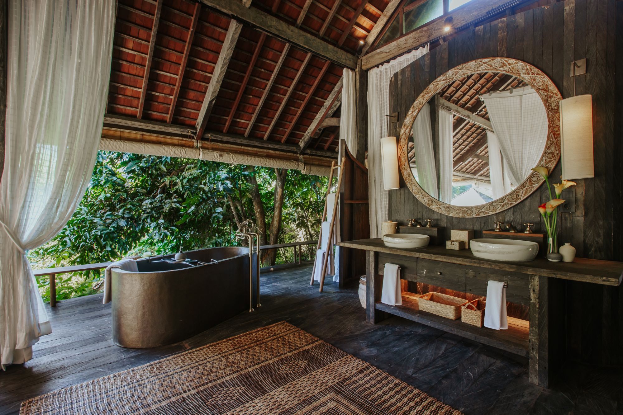 Buahan, a Banyan Tree Escape in Ubud: Rainforest Pool Bale | Bathroom area