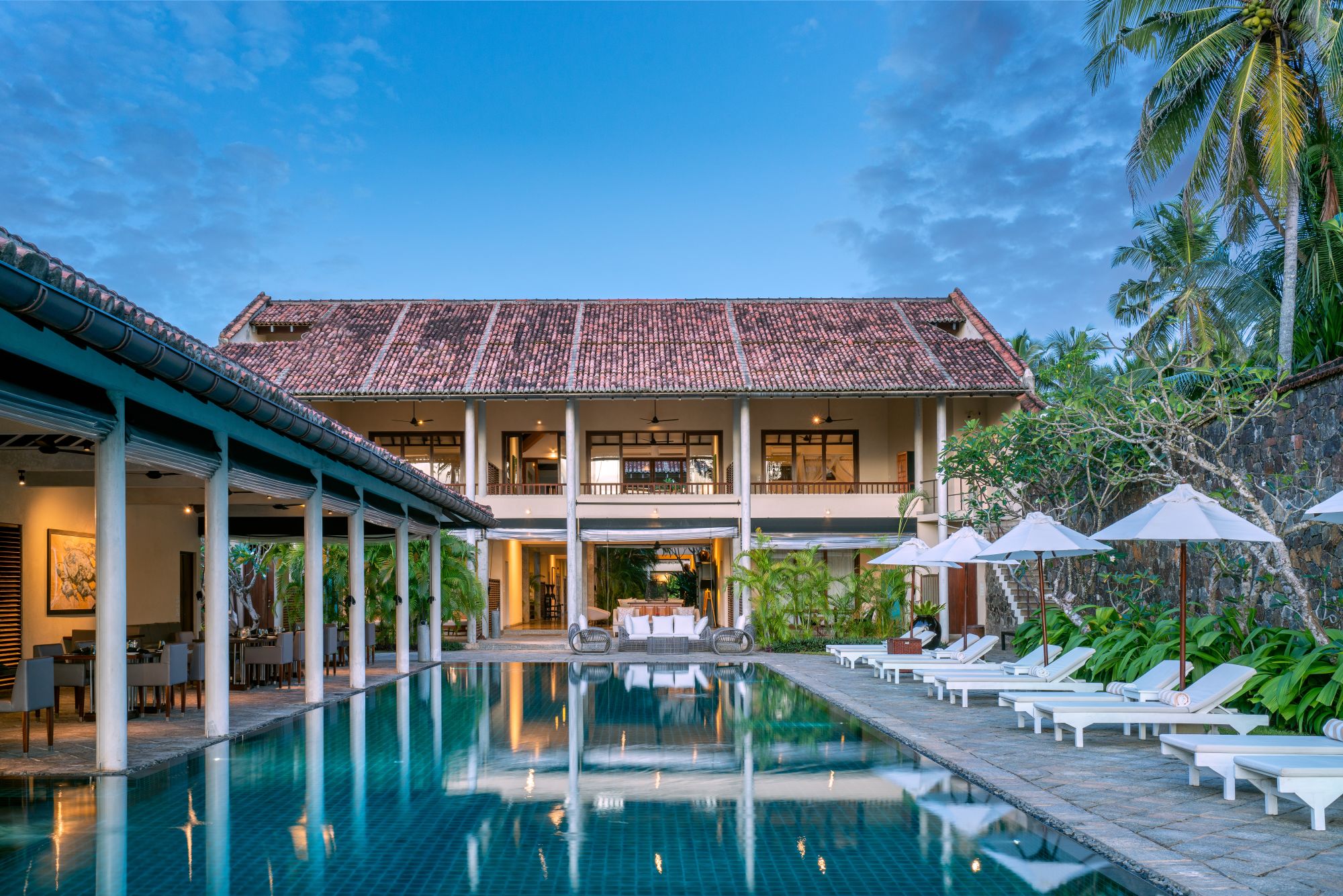 Taru Villas - The Long House in Bentota: pool at dawn