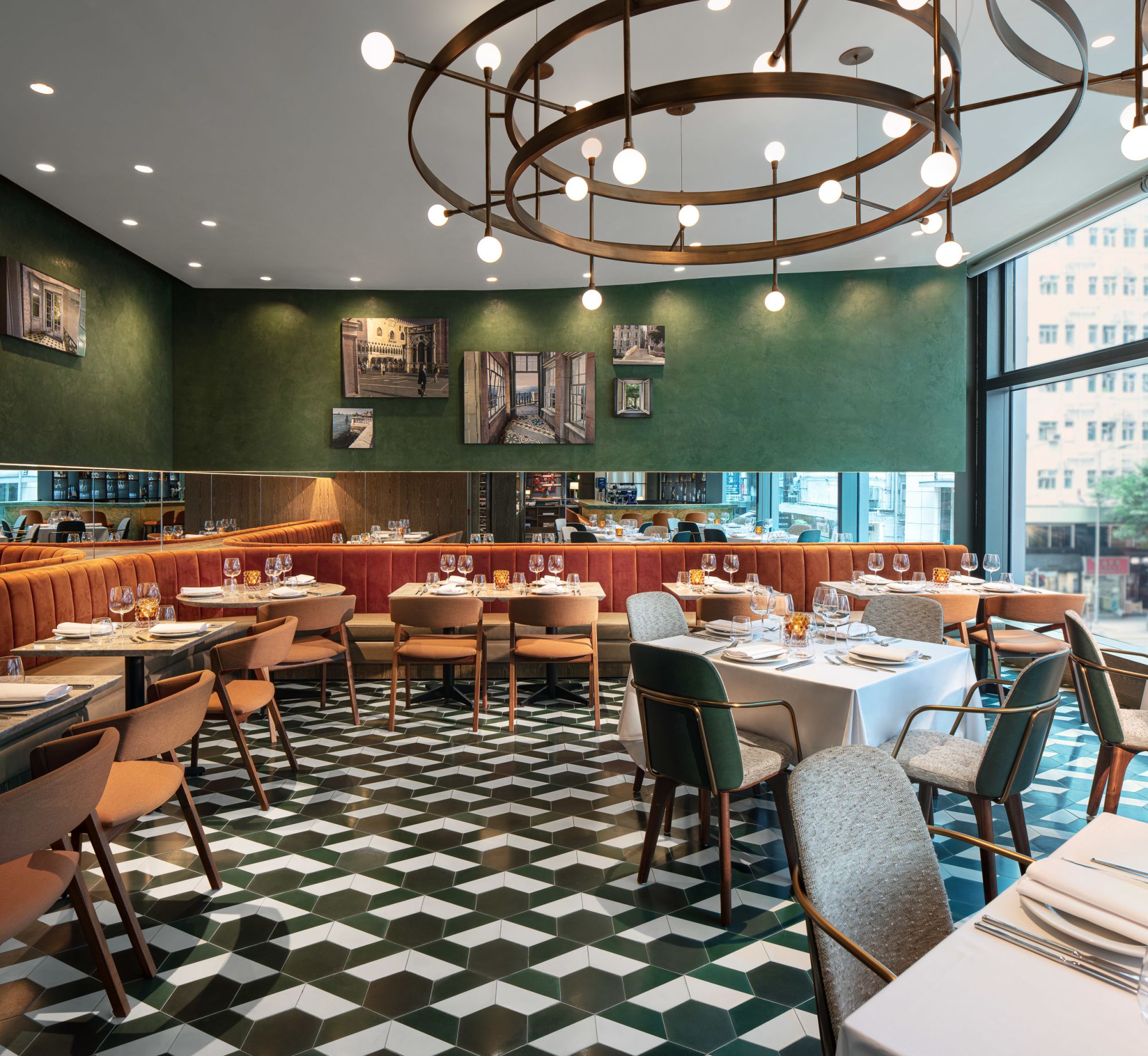The Hari in Hong Kong: Lucciola Restaurant & Bar