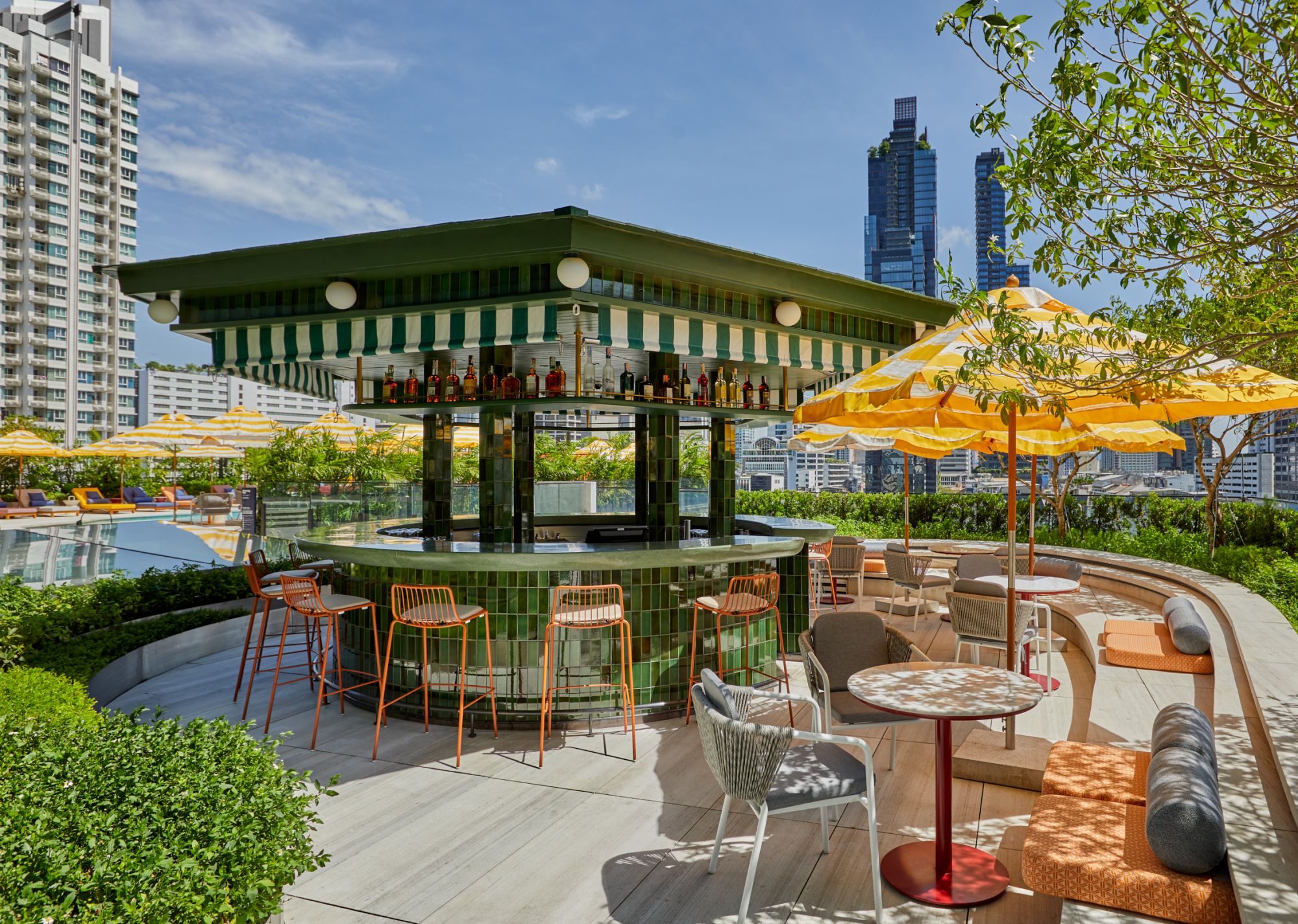The Standard, Bangkok Mahanakhon: Pool Bar