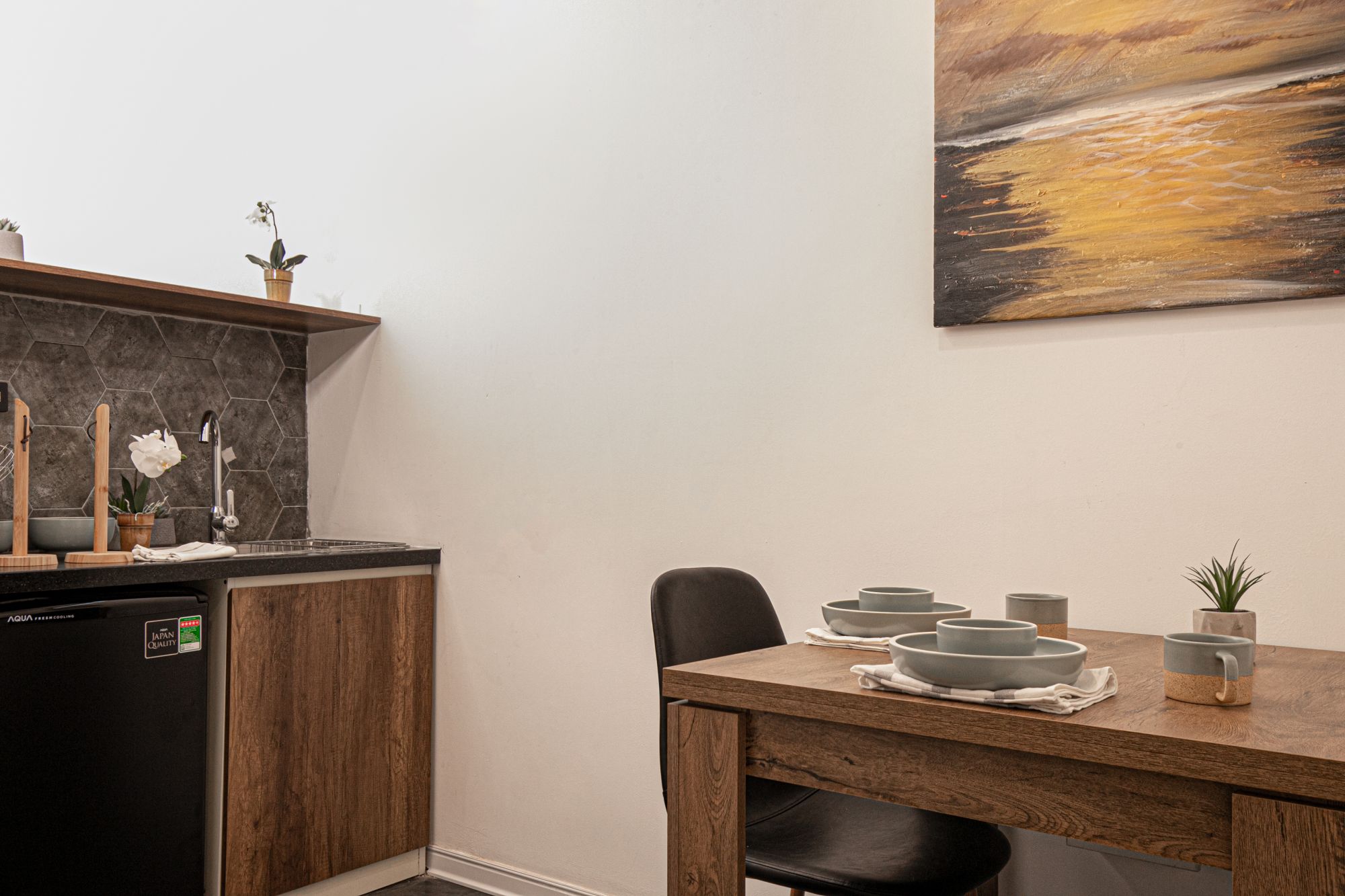 Bespoke Trendy Hotel Hanoi: Family Suite | Kitchen