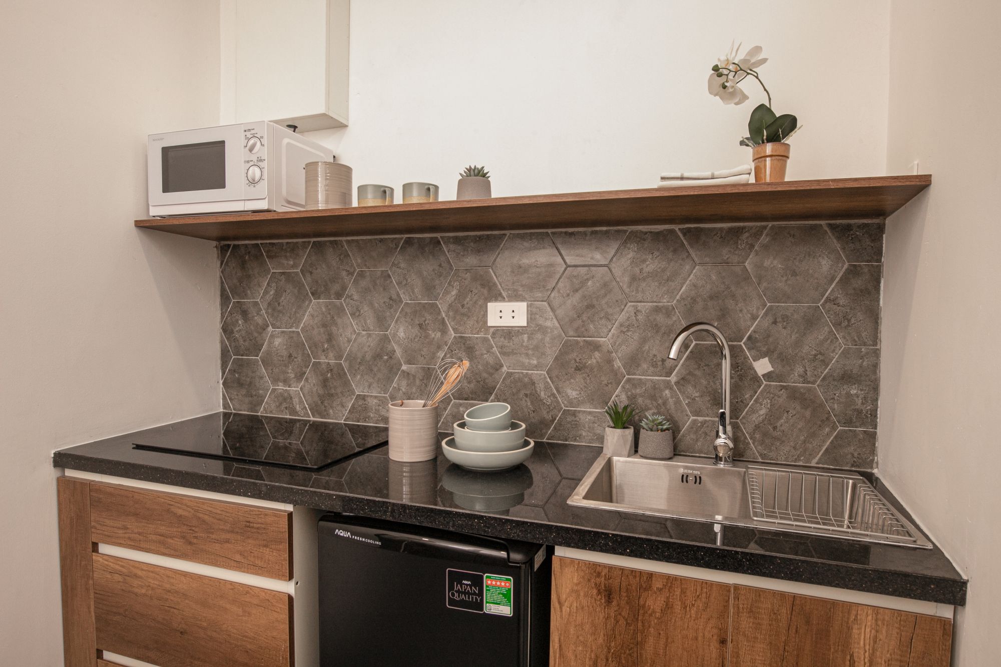 Bespoke Trendy Hotel Hanoi: Family Suite | Kitchen