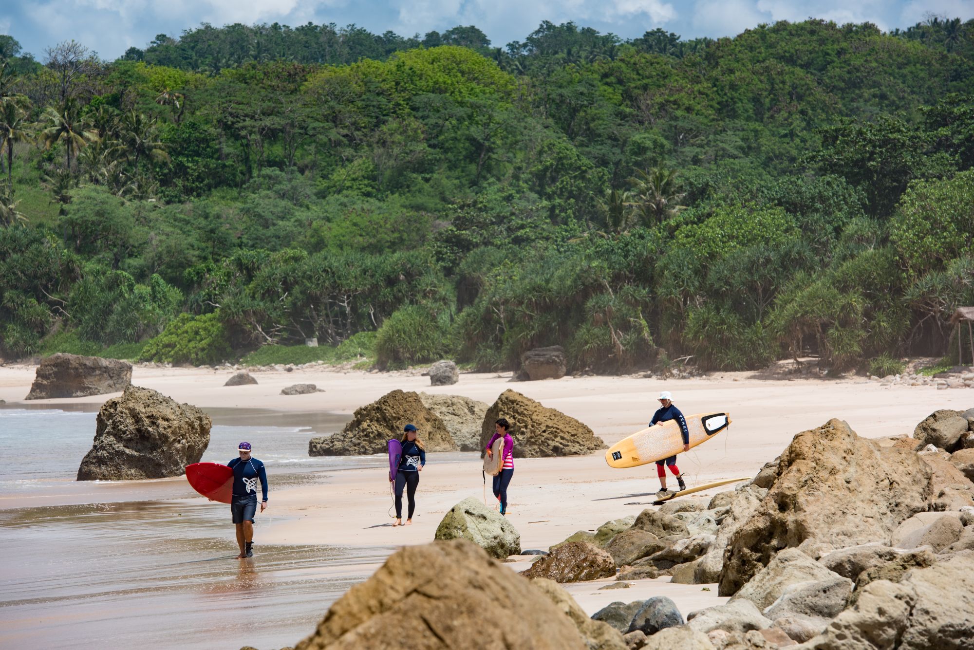 NIHI Sumba:  Surfing