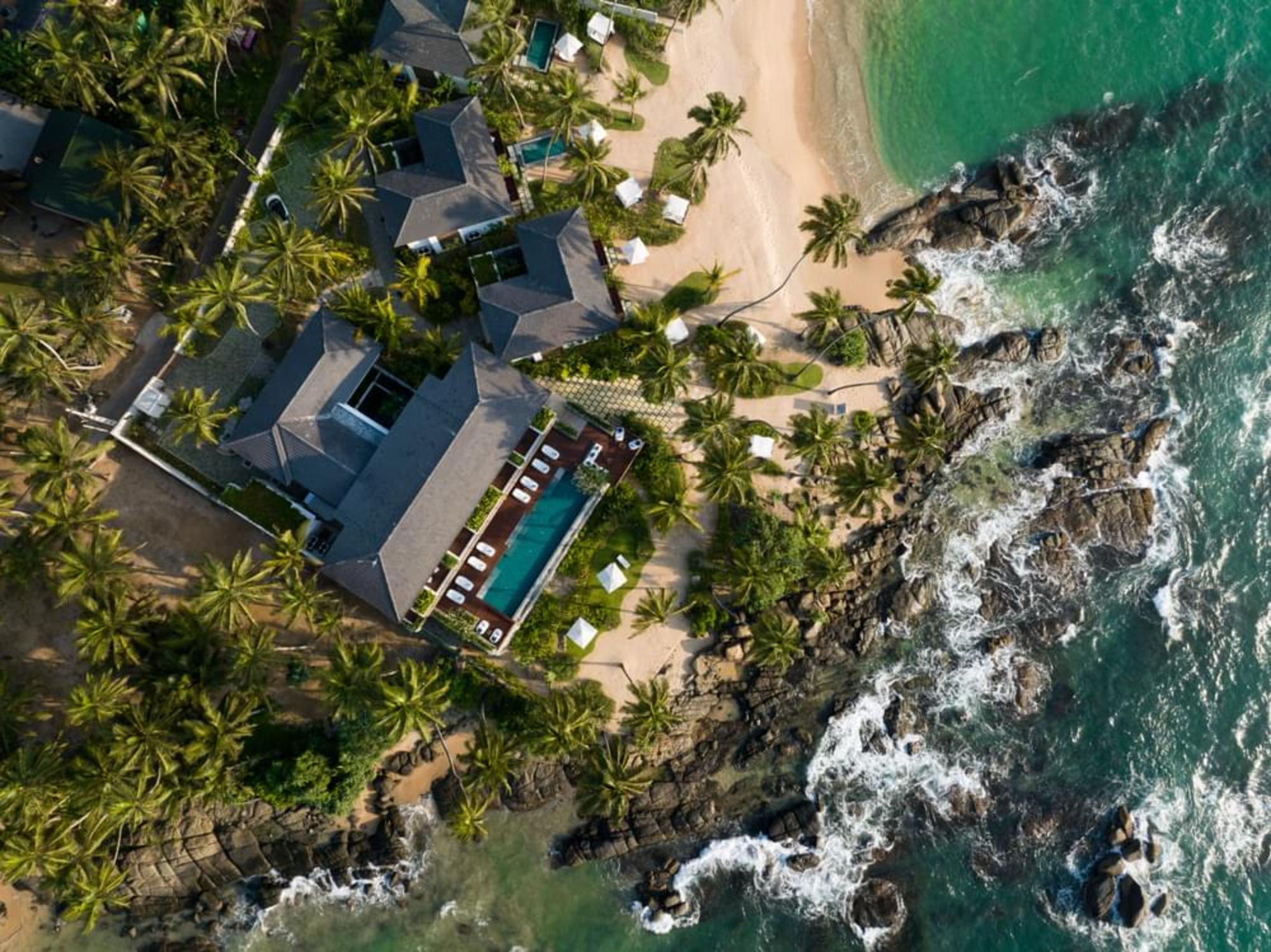 Ahu Bay in Ahungalla: aerial shot