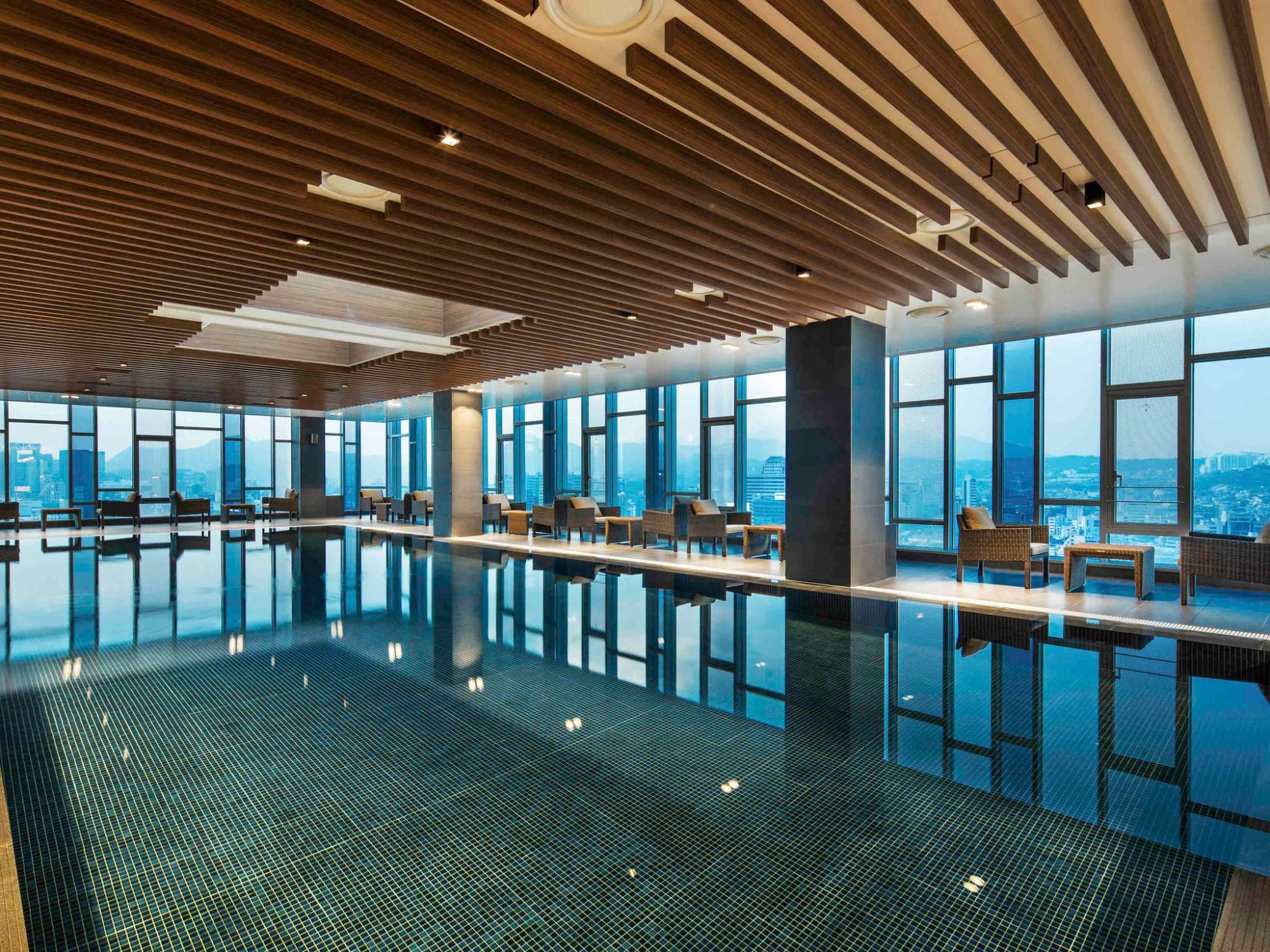 Novotel Ambassador Seoul Dongdaemun: Indoor Pool