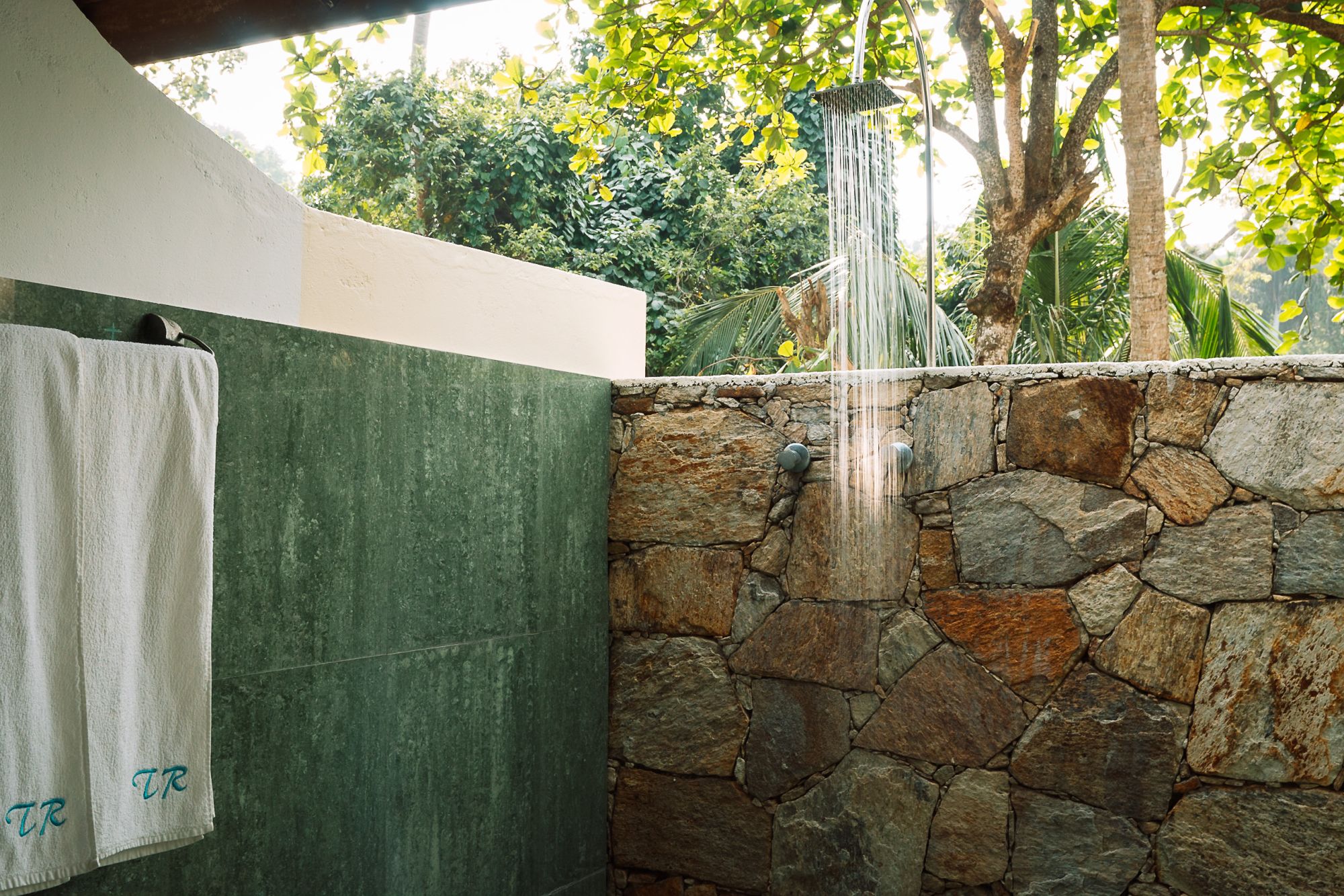 Talalla Retreat: Deluxe Room | bathroom