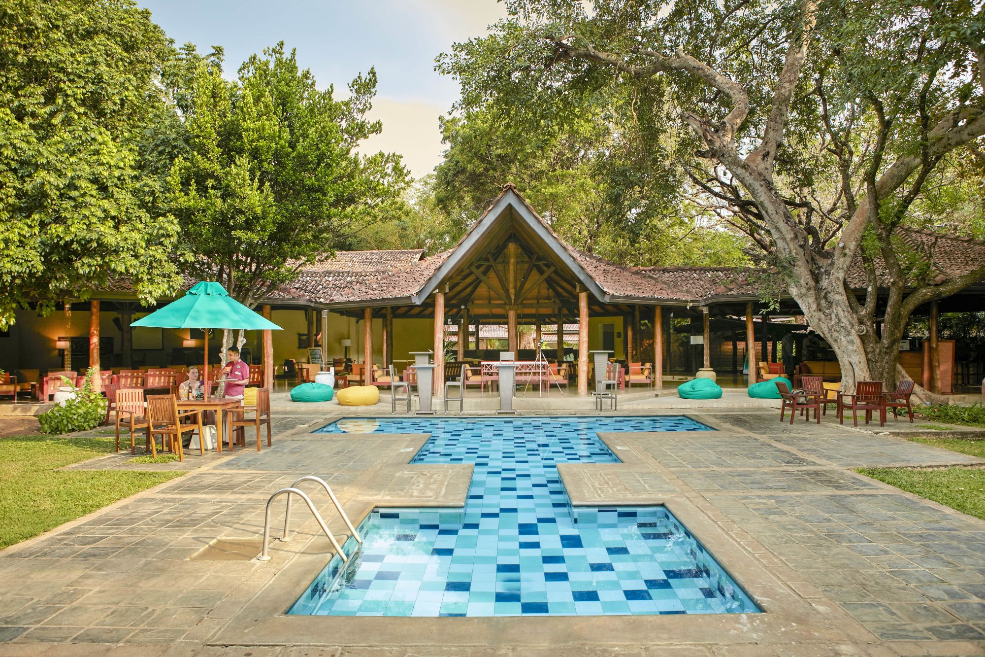 Hotel Sigiriya: swimmingpool