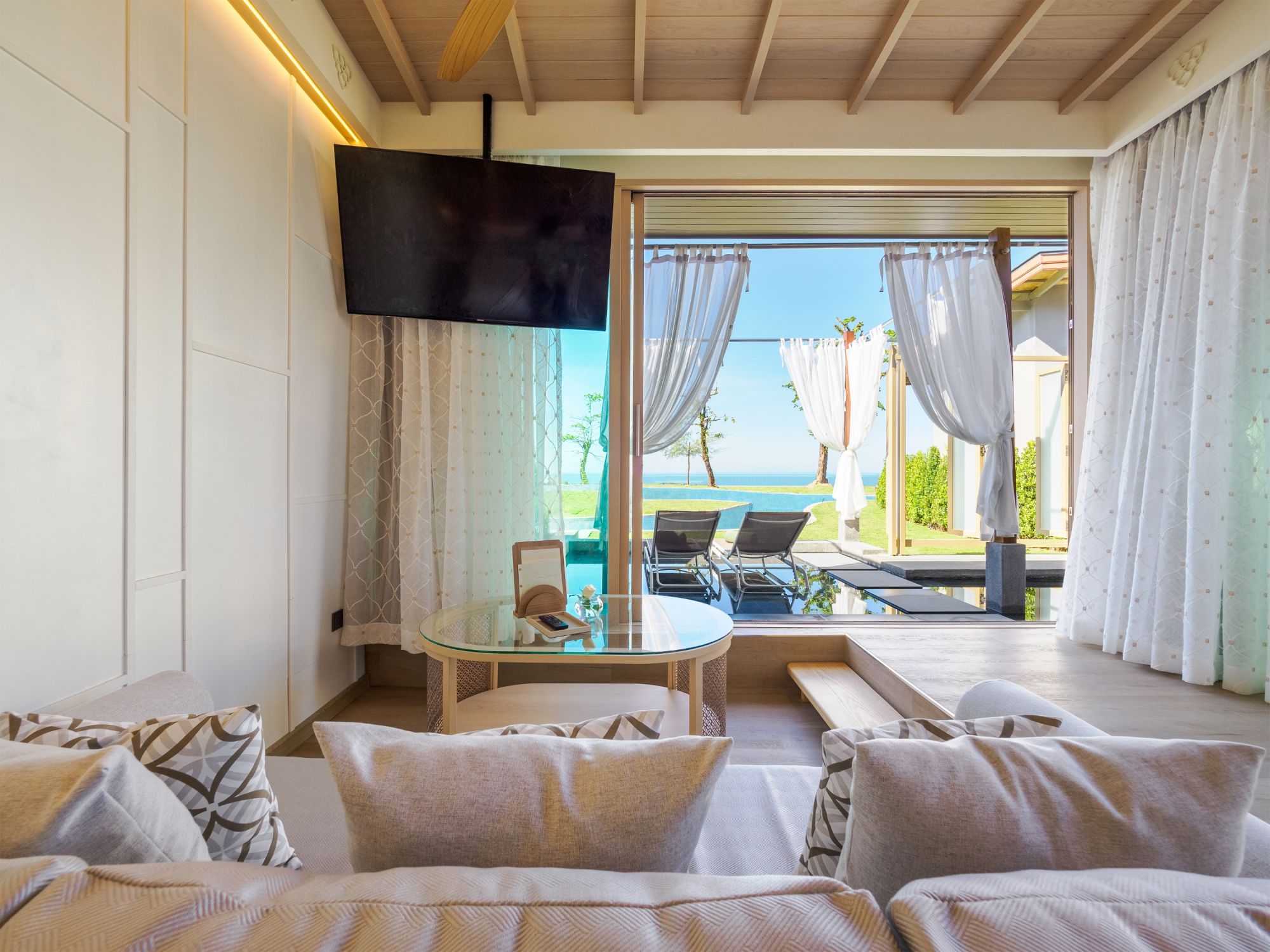 The Little Shore Khao Lak by Katathani: Seaview Pool Villa Romance