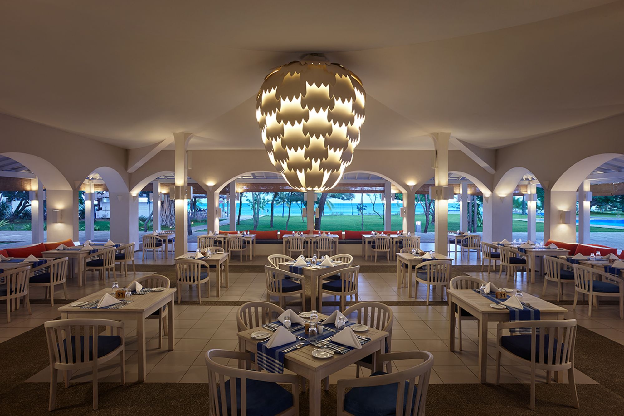 Trinco Blu by Cinnamon à Trincomalee: Main Restaurant «Captain's Deck»