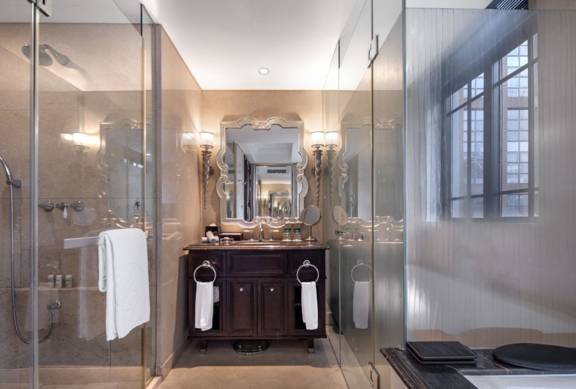 The Yangtze Boutique Shanghai: Art Deco | Bathroom