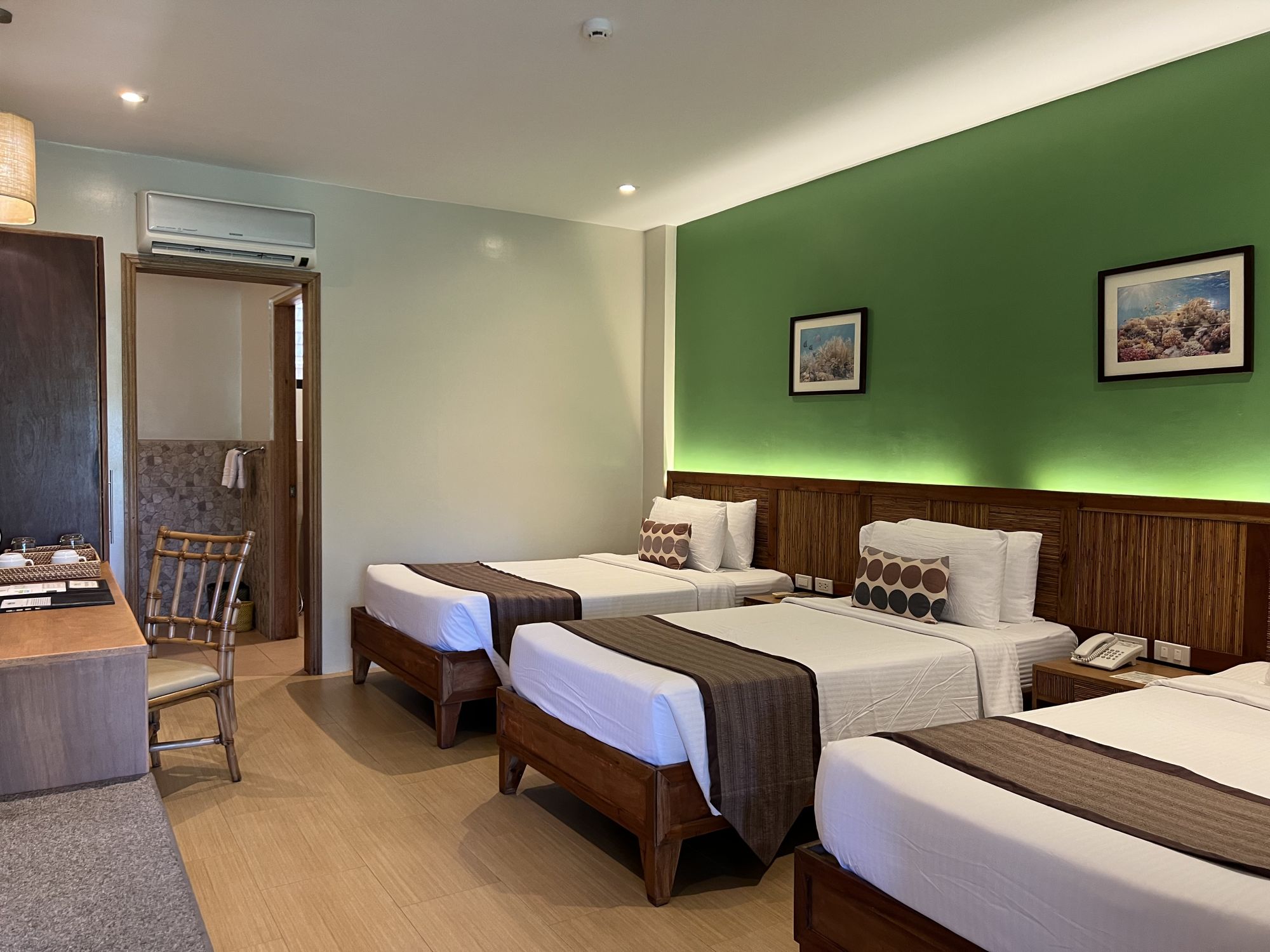 Bohol Beach Club: Deluxe | 3 Single Beds