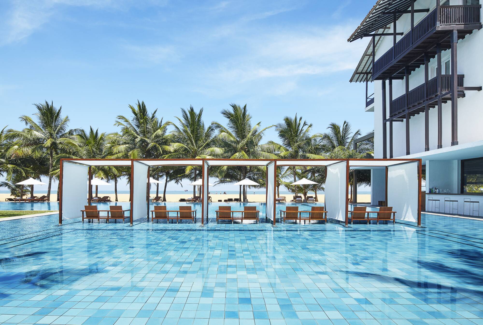 Jetwing Blue in Negombo: Main Pool