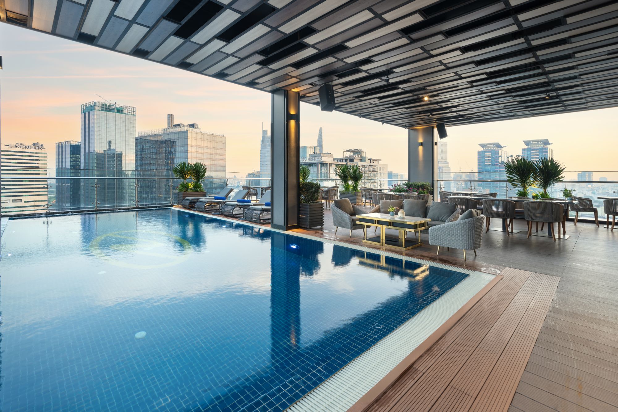 Northern Charm Hotel in Saigon:  Rooftop Pool