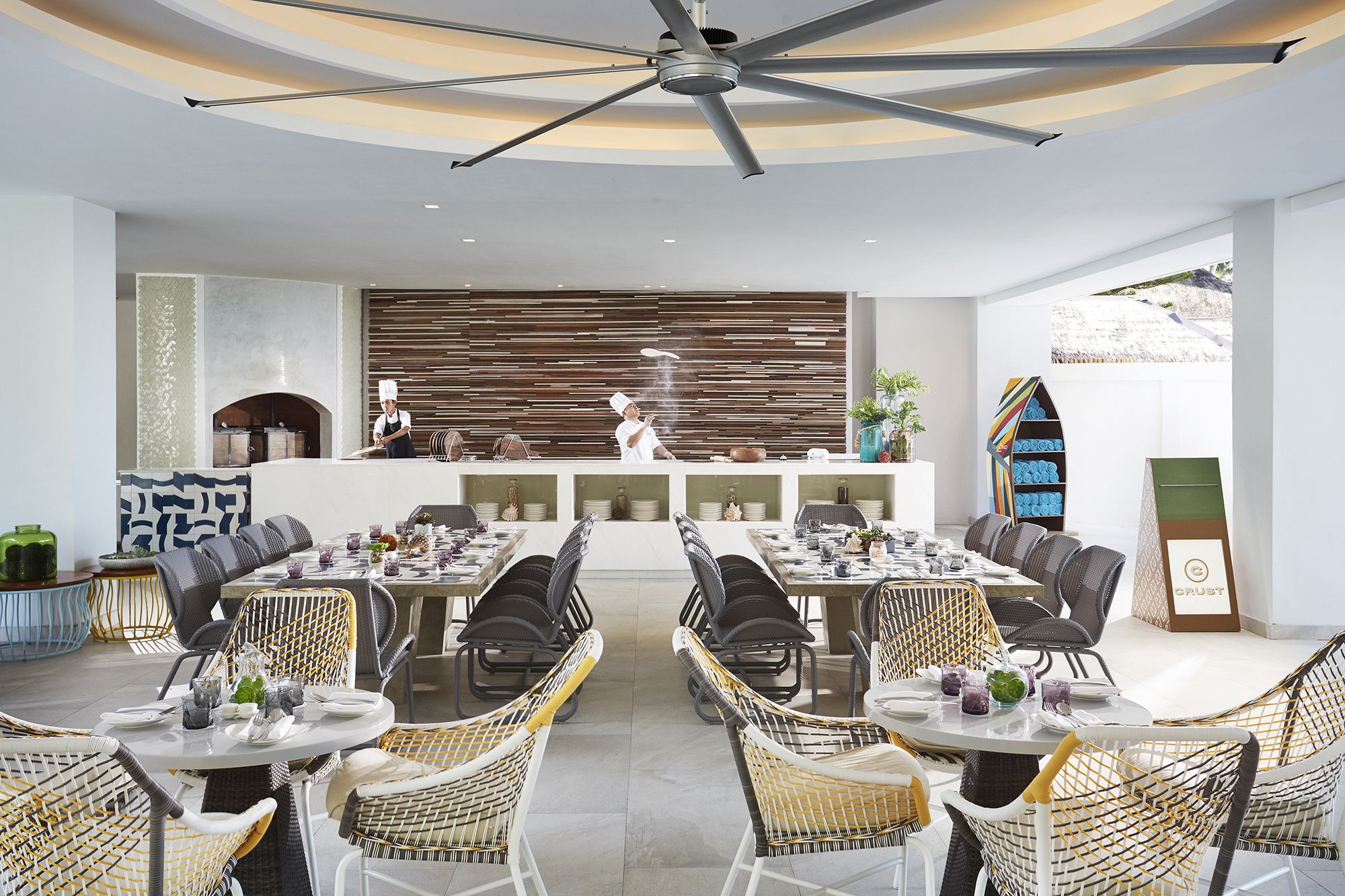 The Lind Boracay: Crust